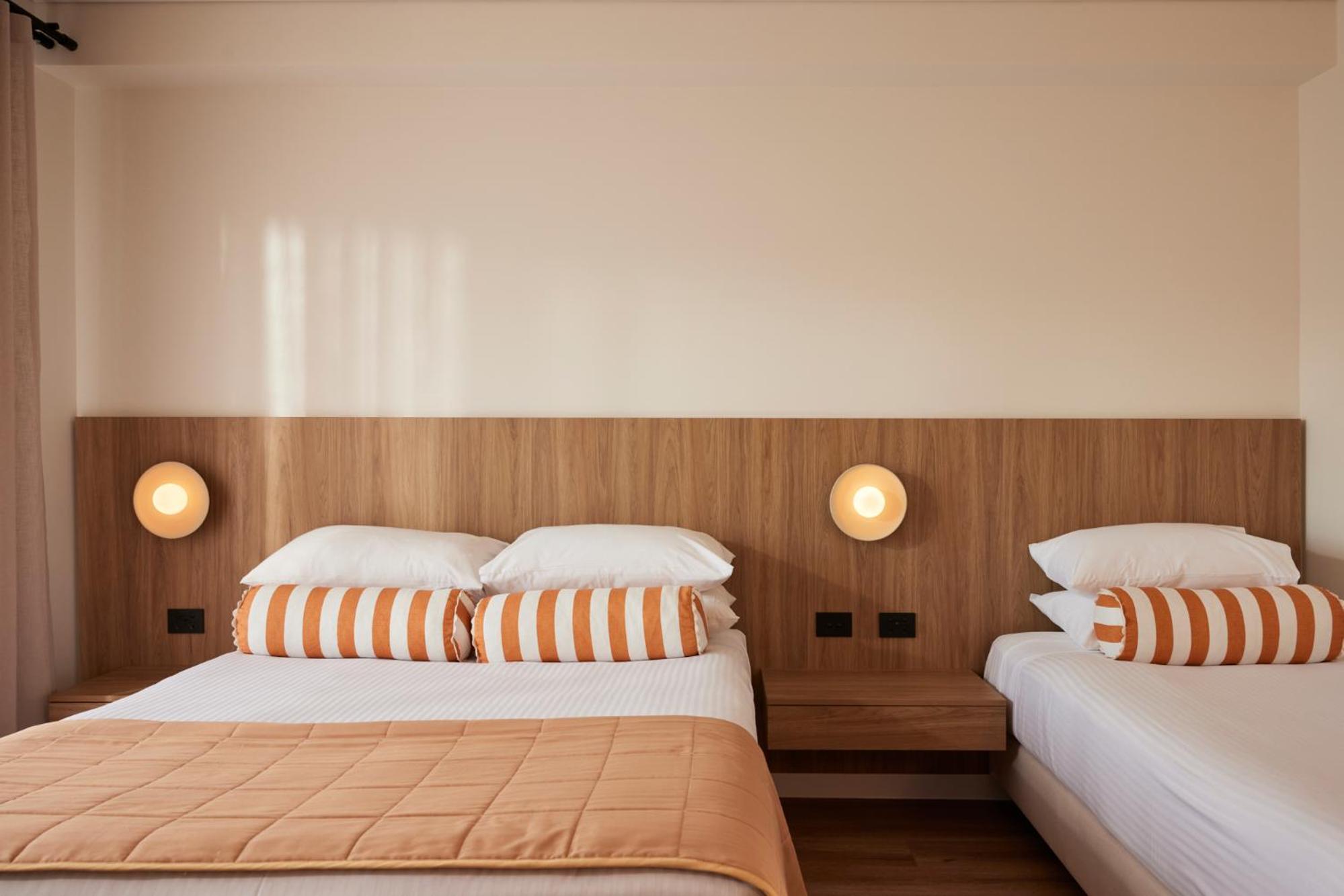Deluxe Triple Room - Photo 1