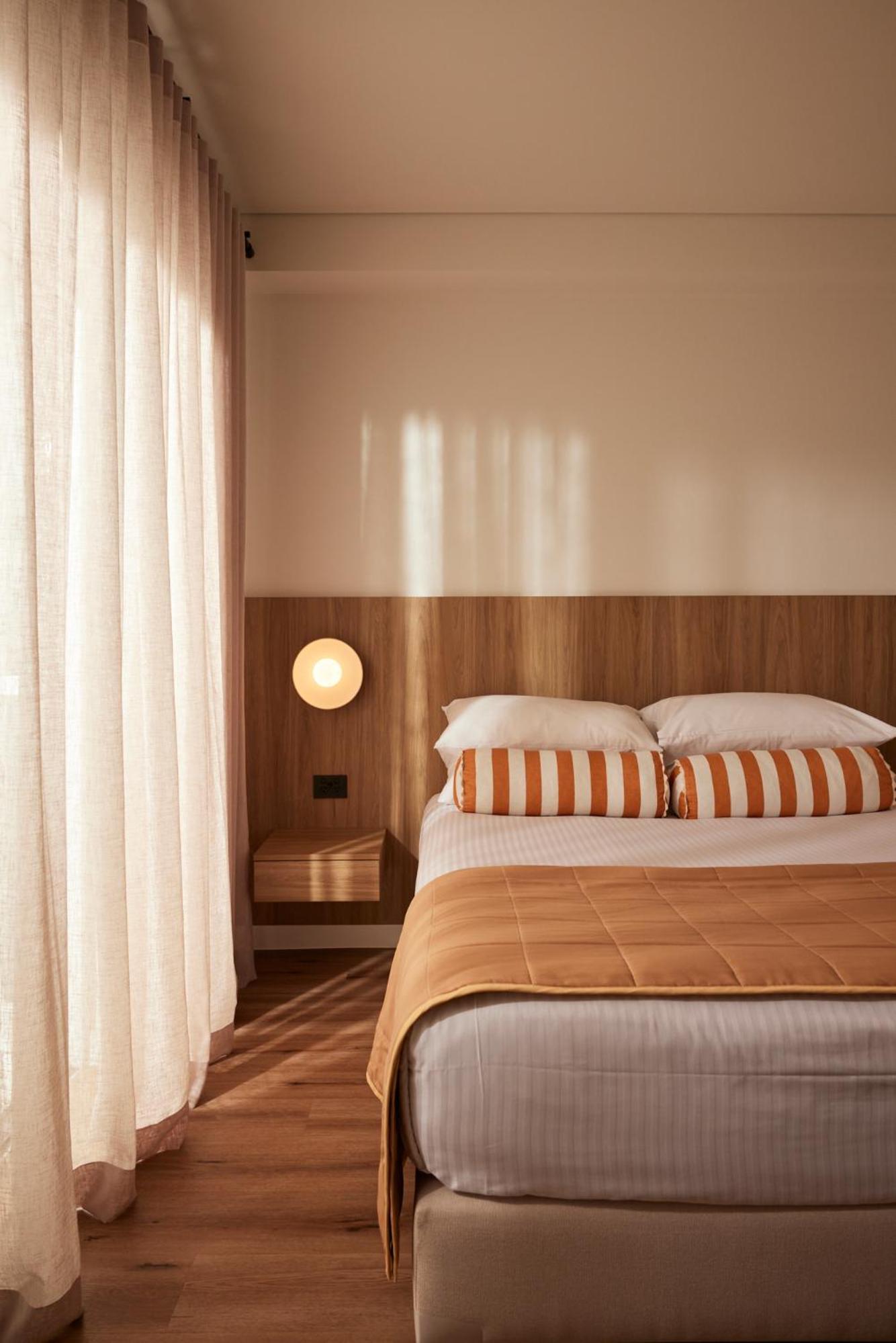 Deluxe Triple Room - Photo 6