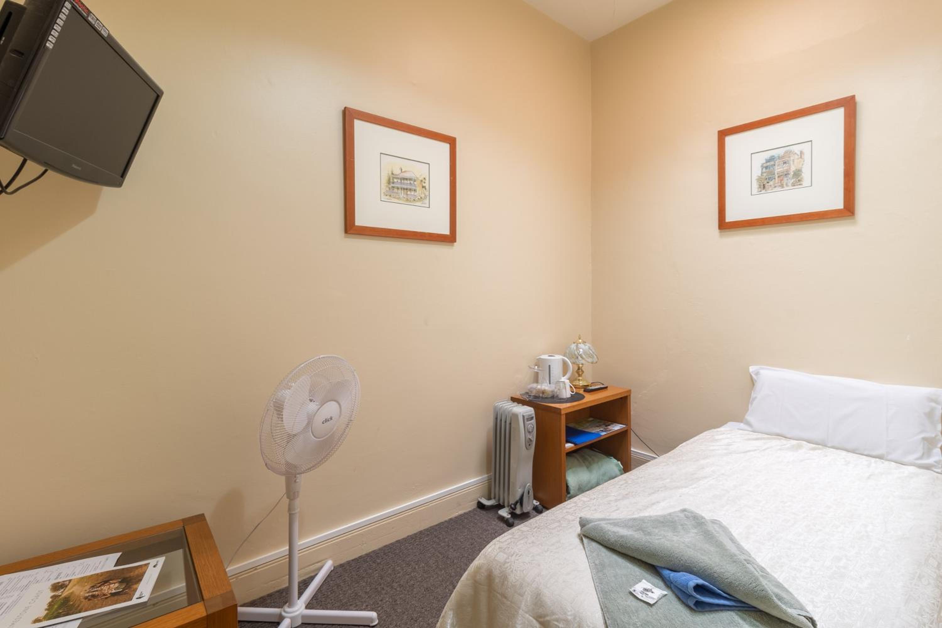 Budget Single Room photo 2