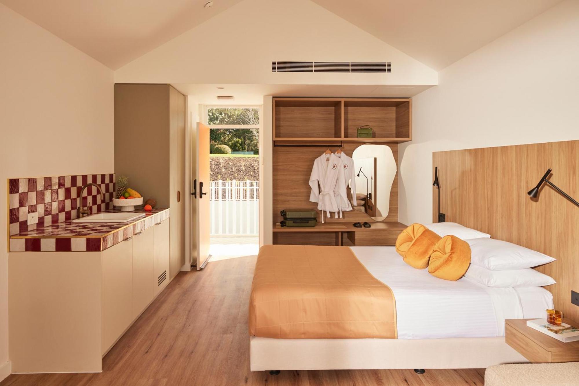 Executive Suite - Photo 7