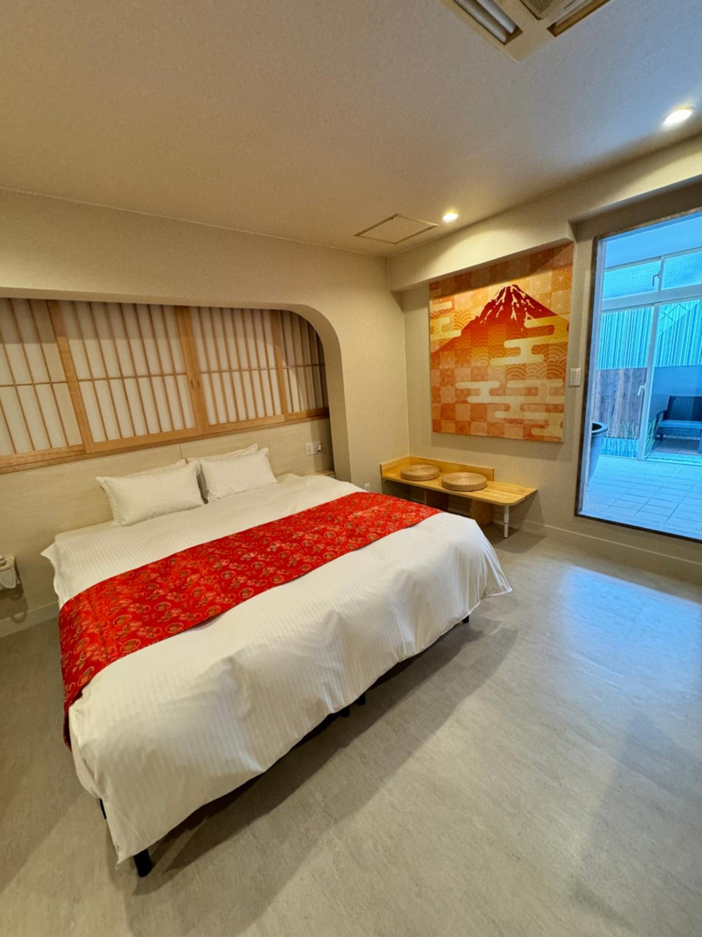 Queen Room with Spa Bath