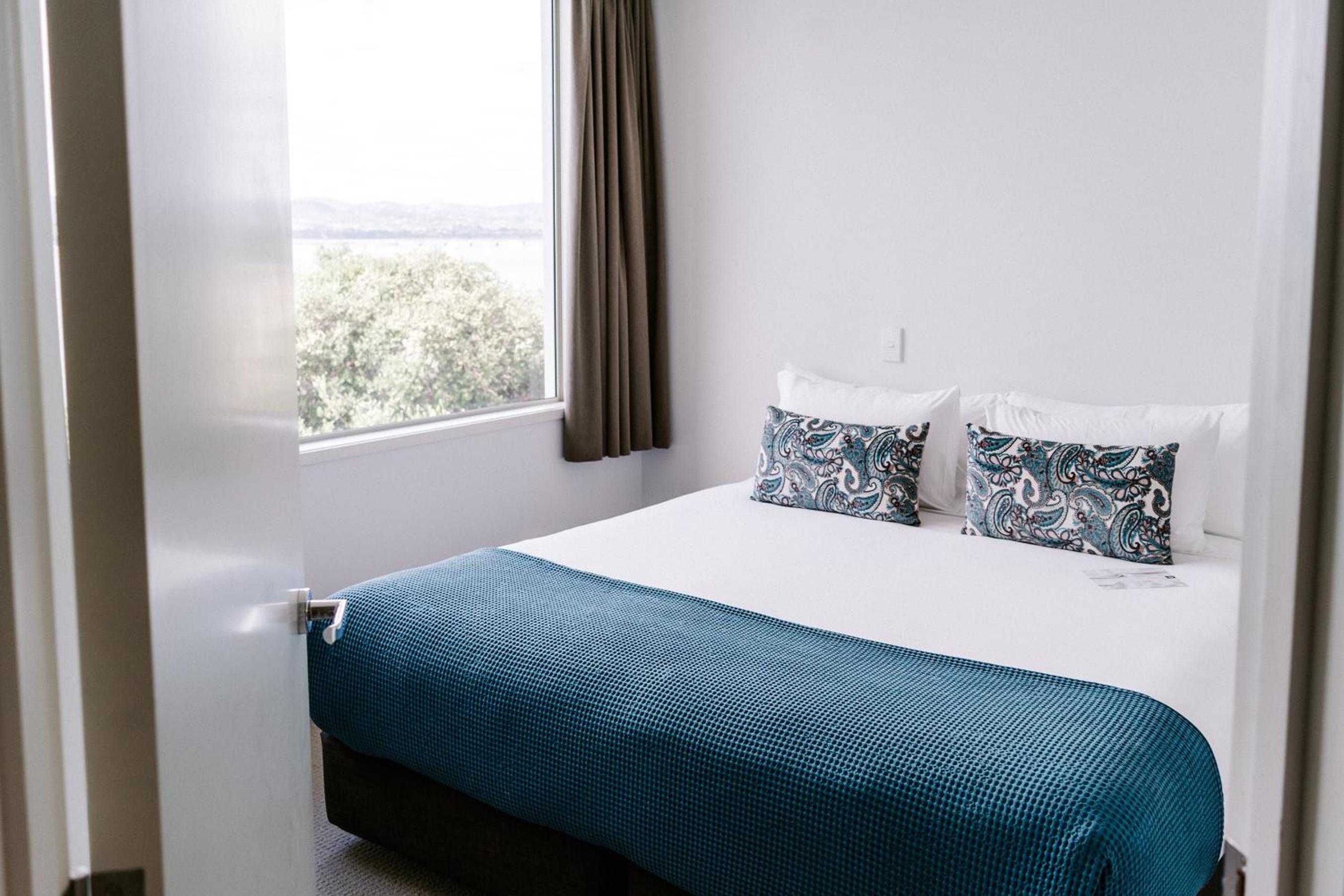 Three Bedroom Penthouse (Apt 10) - Photo 6