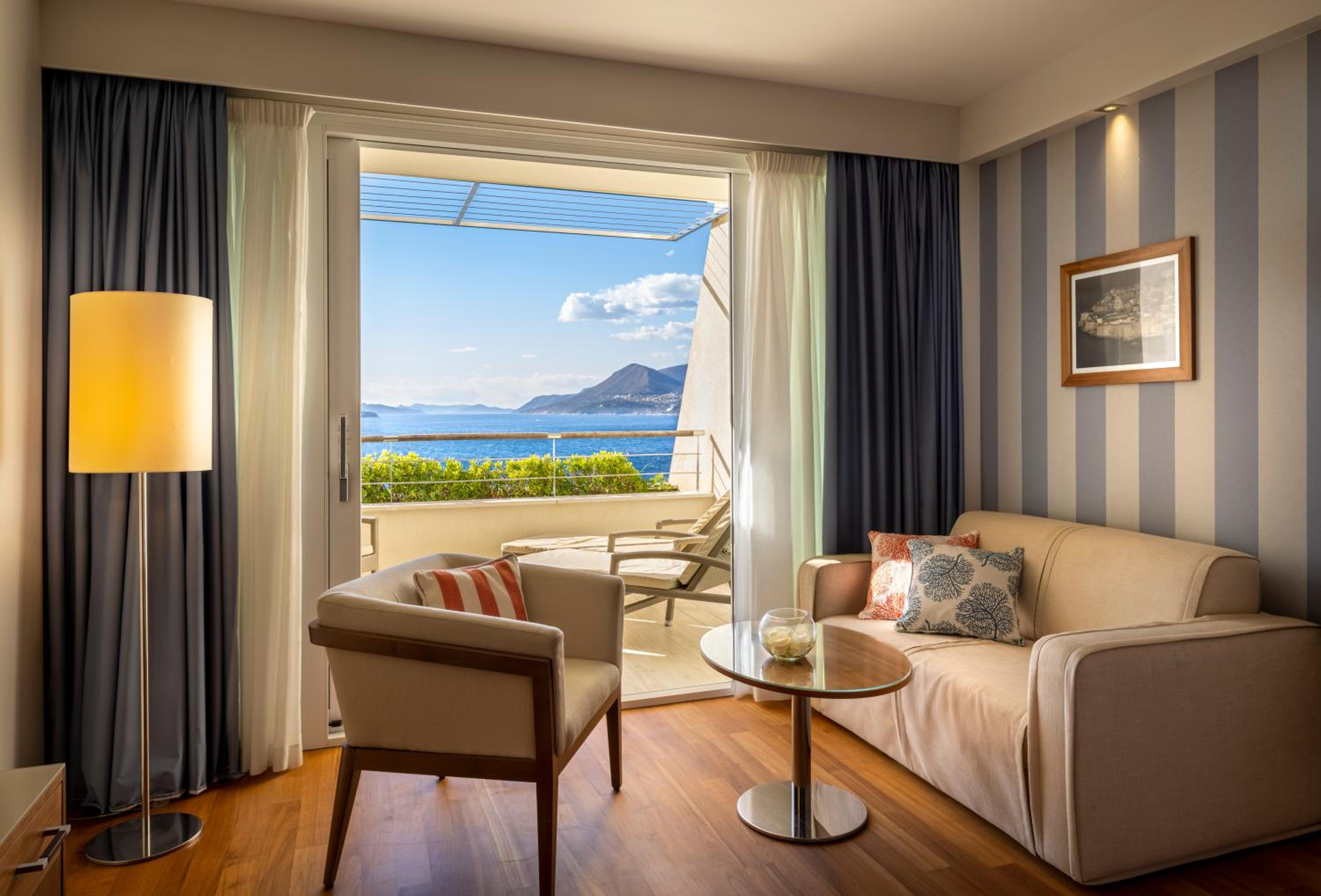 Room for 2+2 Seaview - Photo 2