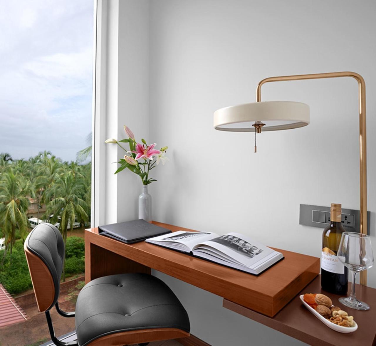 Family Room with Balcony - Photo 7