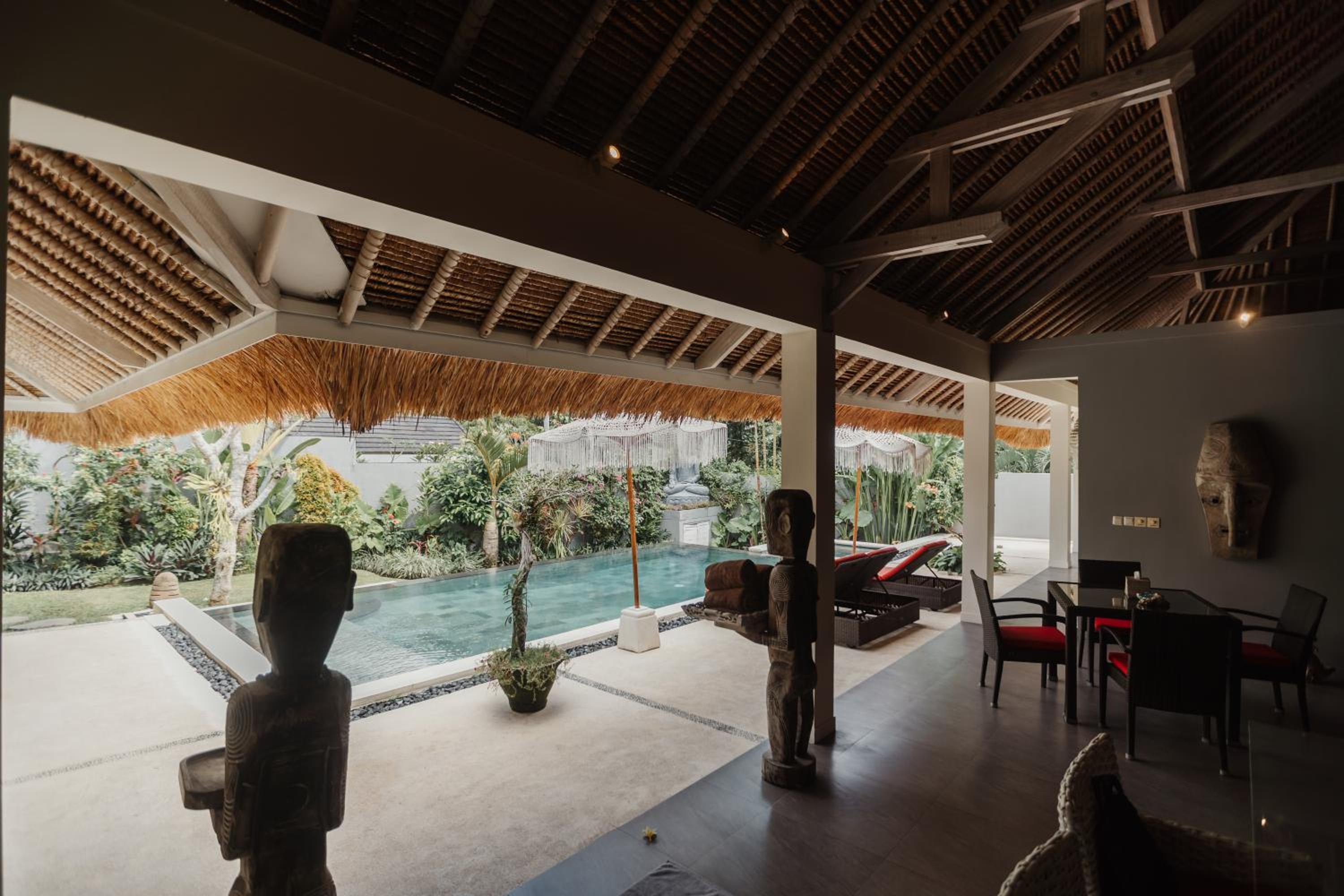 Three-Bedroom Villa with Private Pool photo 2