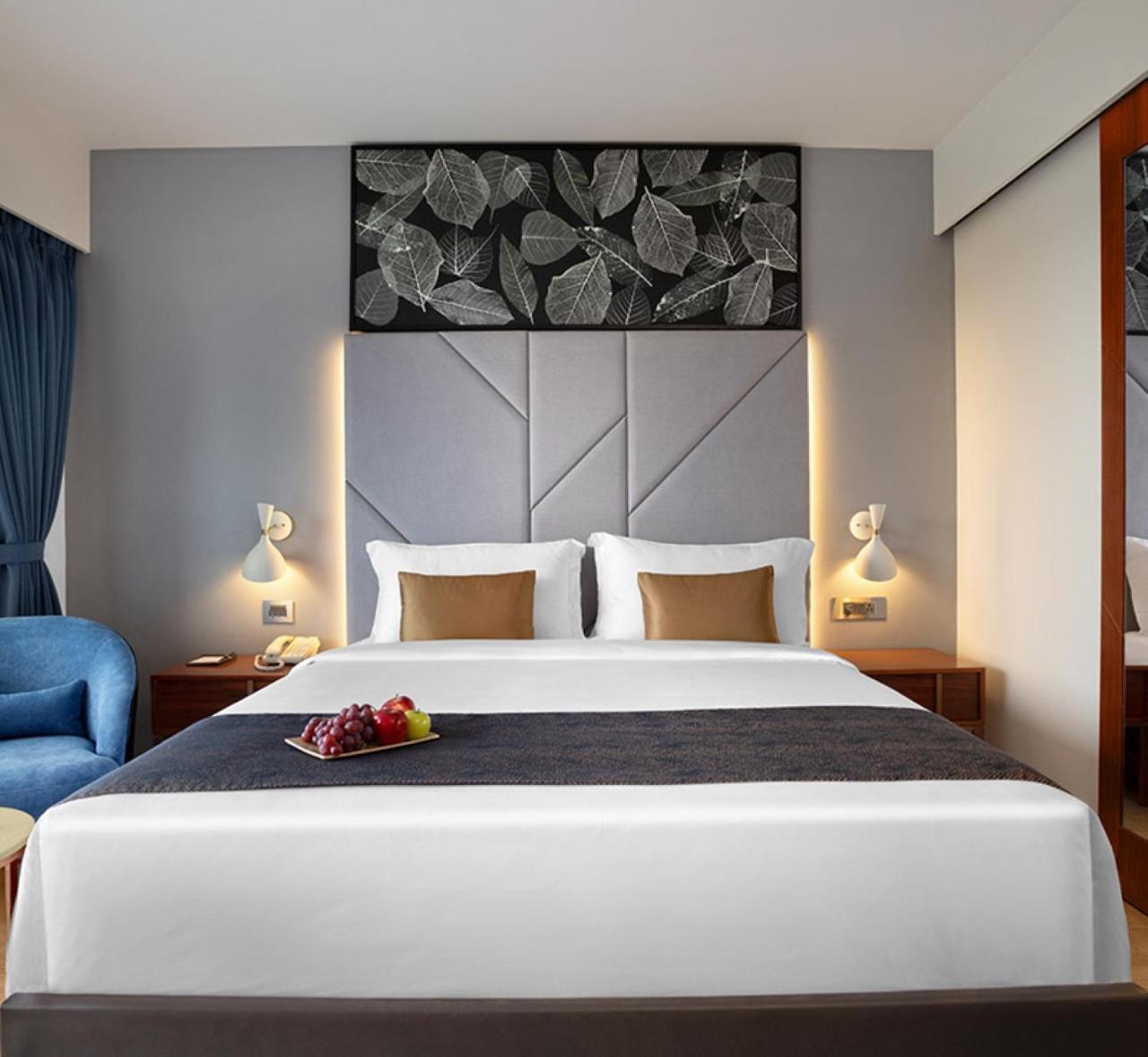 Premium Room with Balcony  - Photo 7