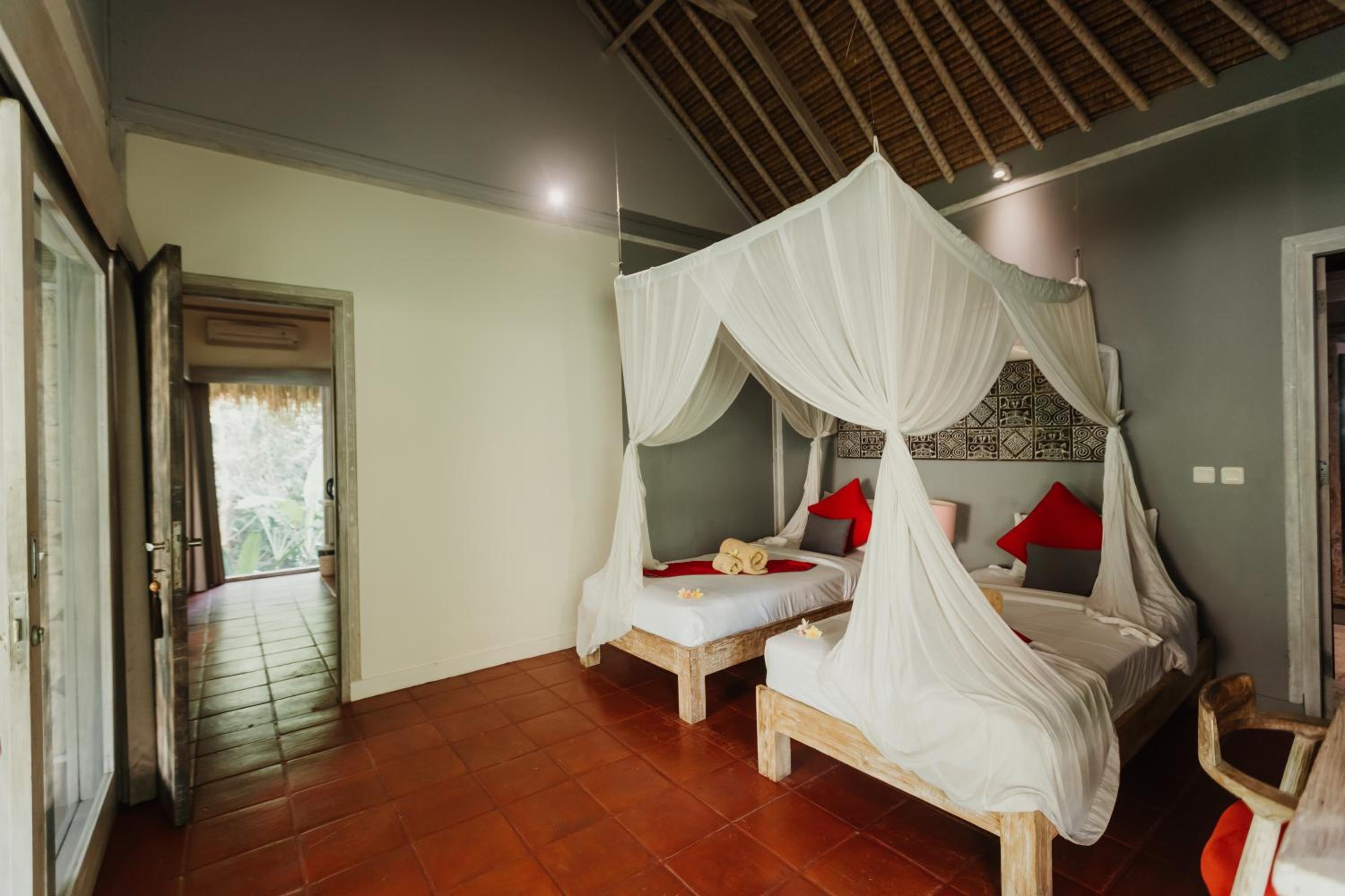 Family Bungalow - Photo 1
