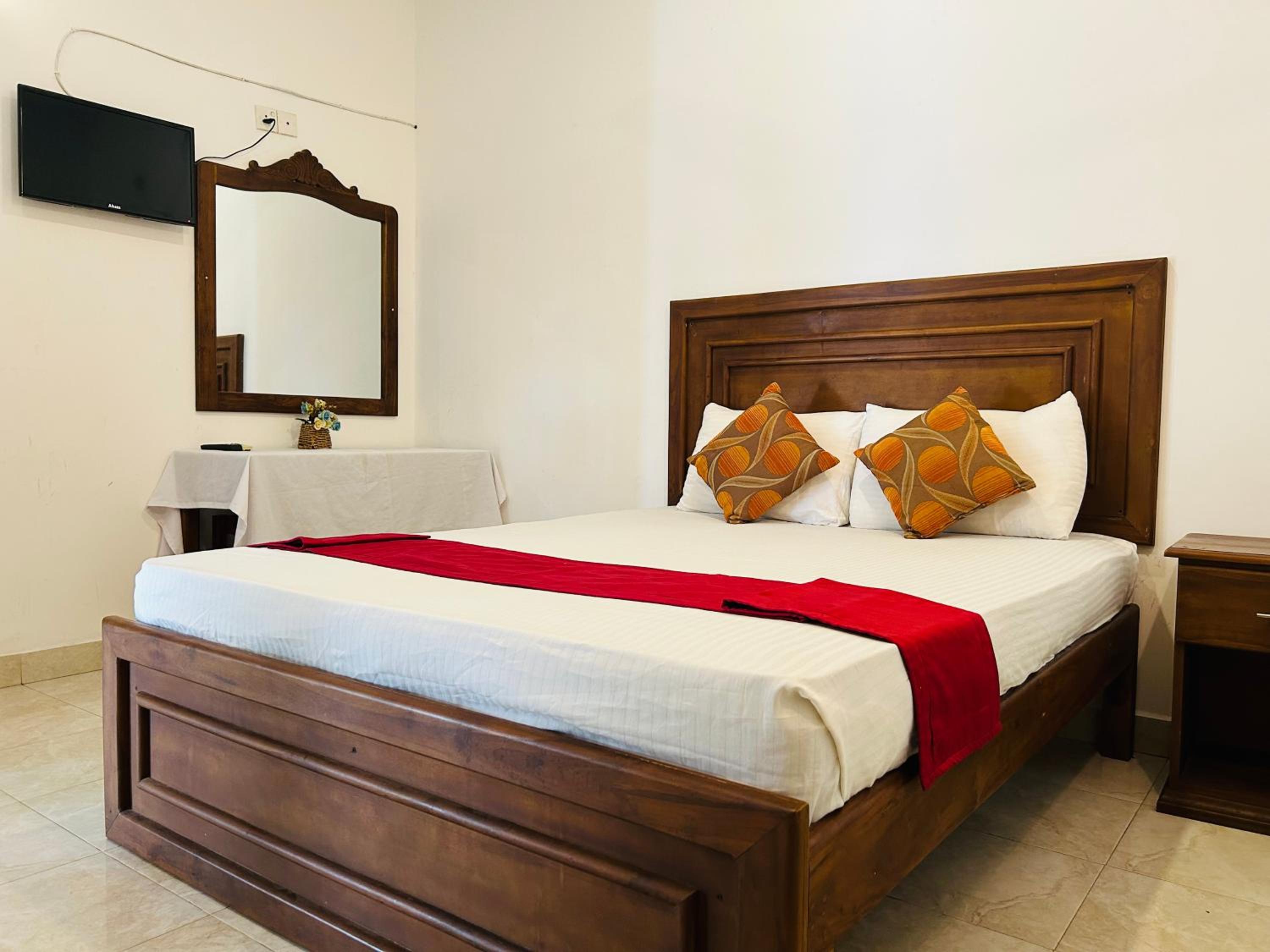 Single Room with Bathroom photo 1