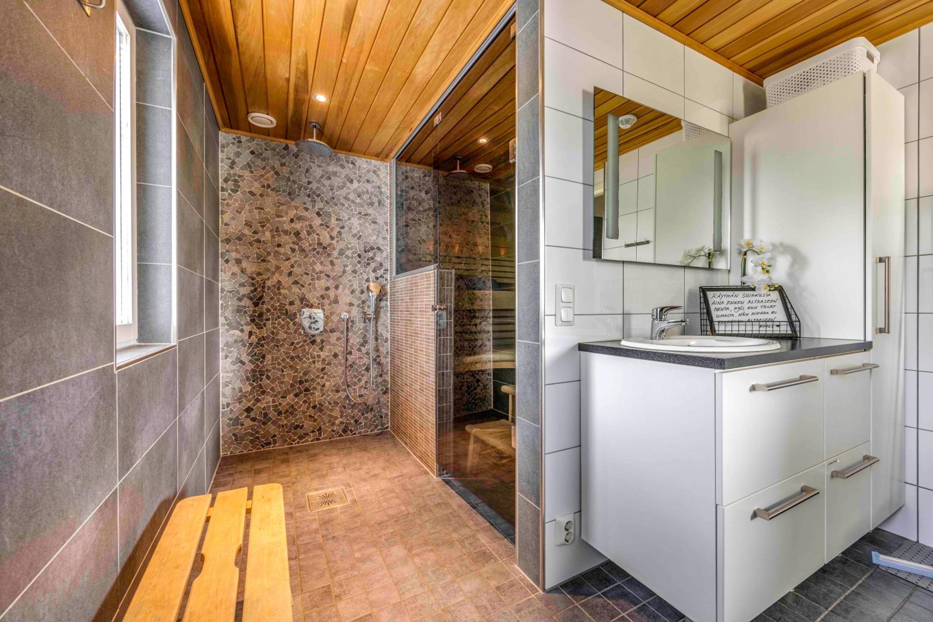 Three-Bedroom Villa photo 2