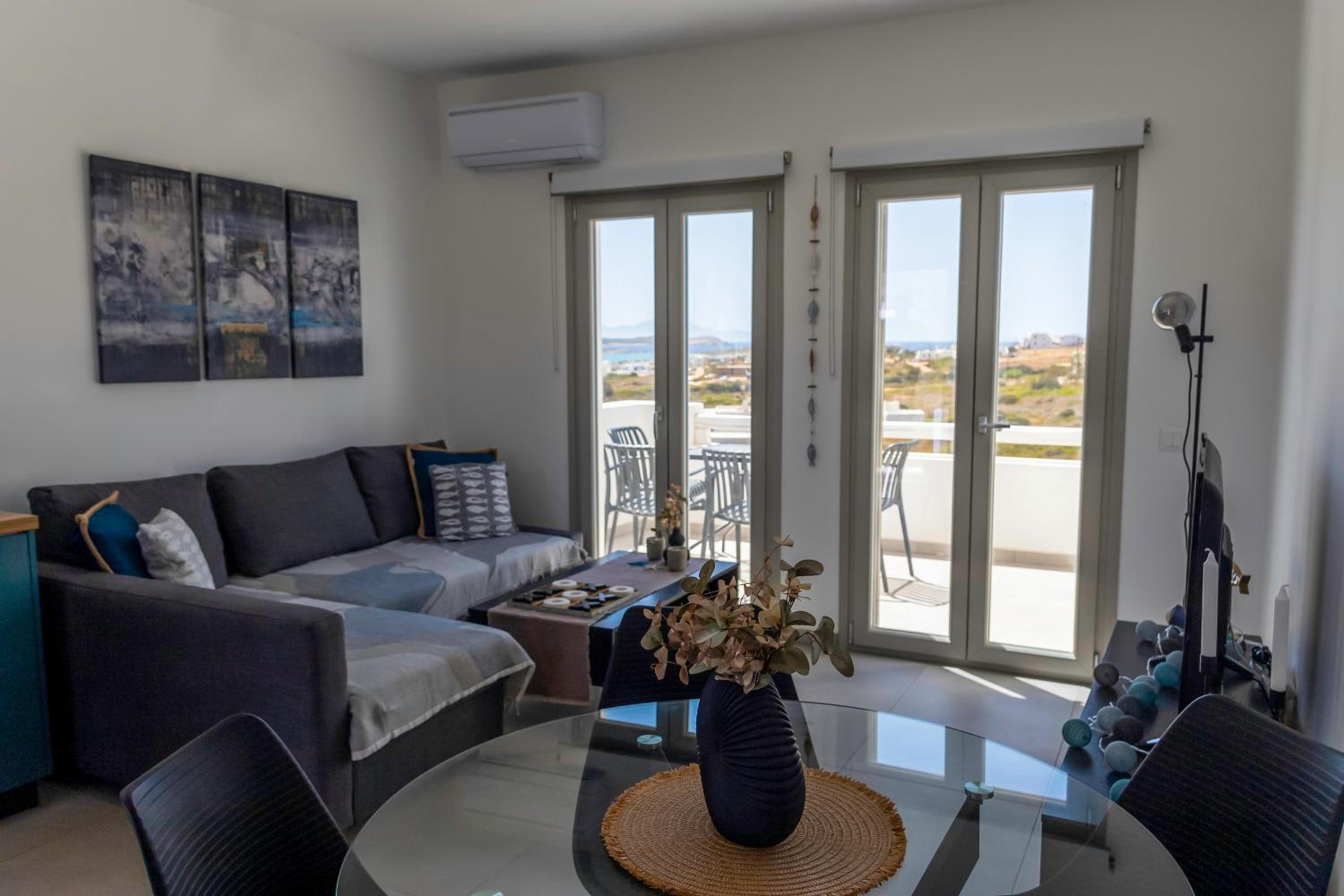 Two-Bedroom Deluxe Apartment with Ocean View photo 1