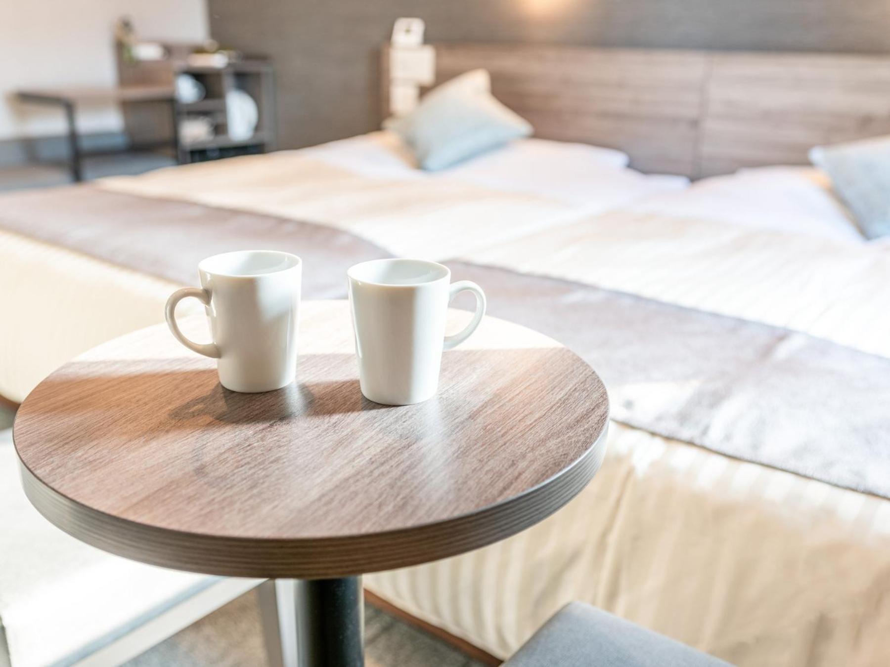 Twin Room thumbnail 5