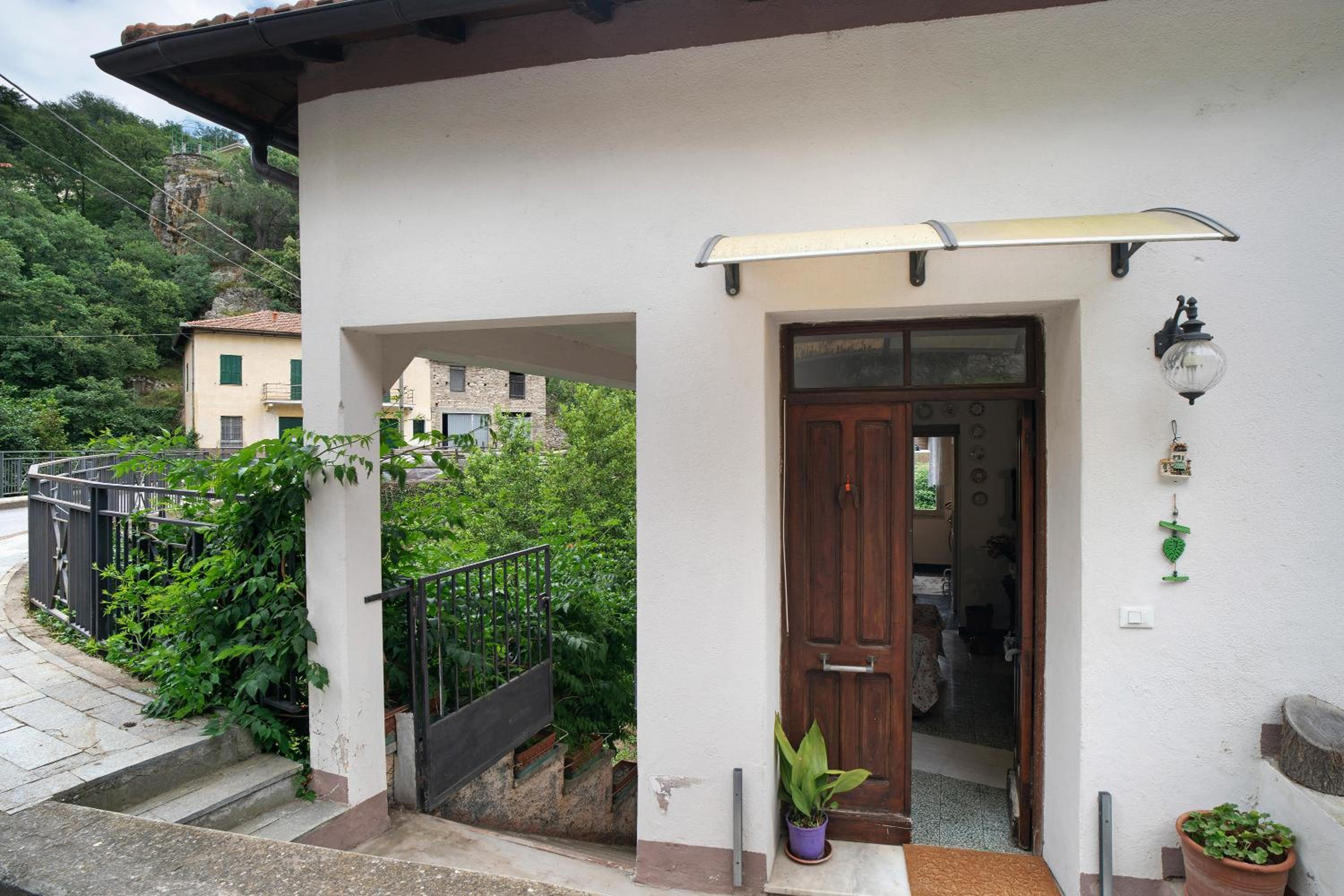 Two-Bedroom House photo 3