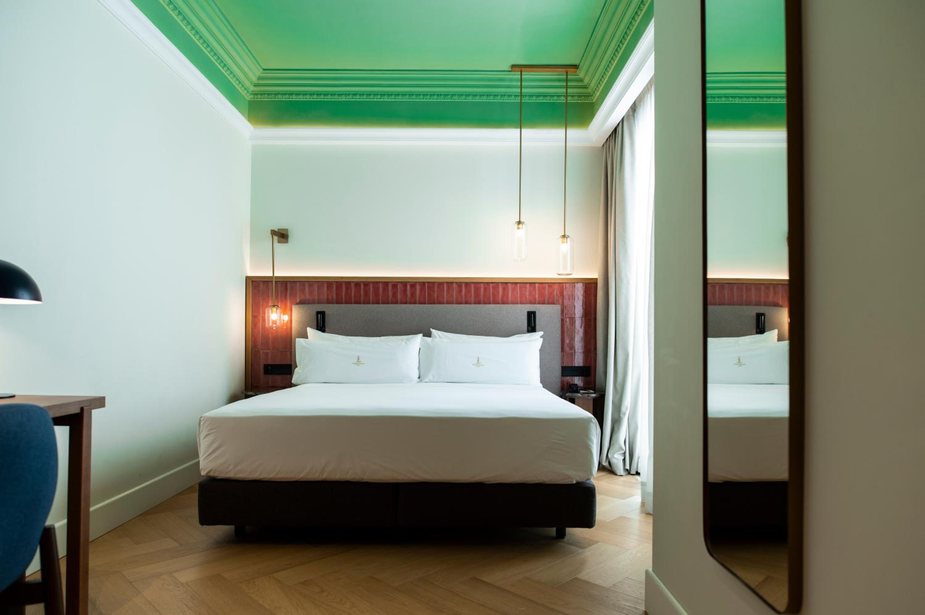 Double or Twin Room - Photo 6