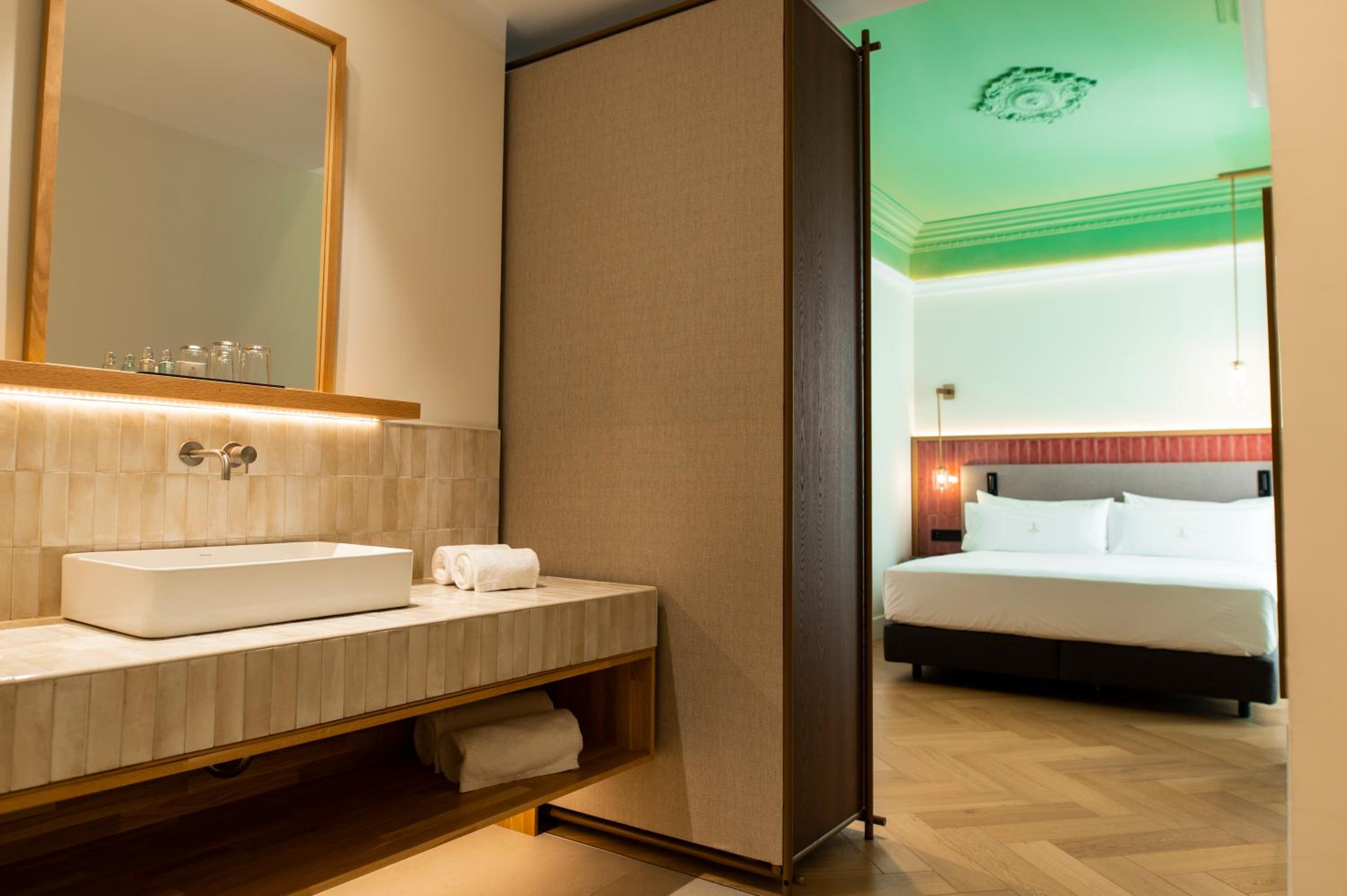 Double or Twin Room - Photo 5