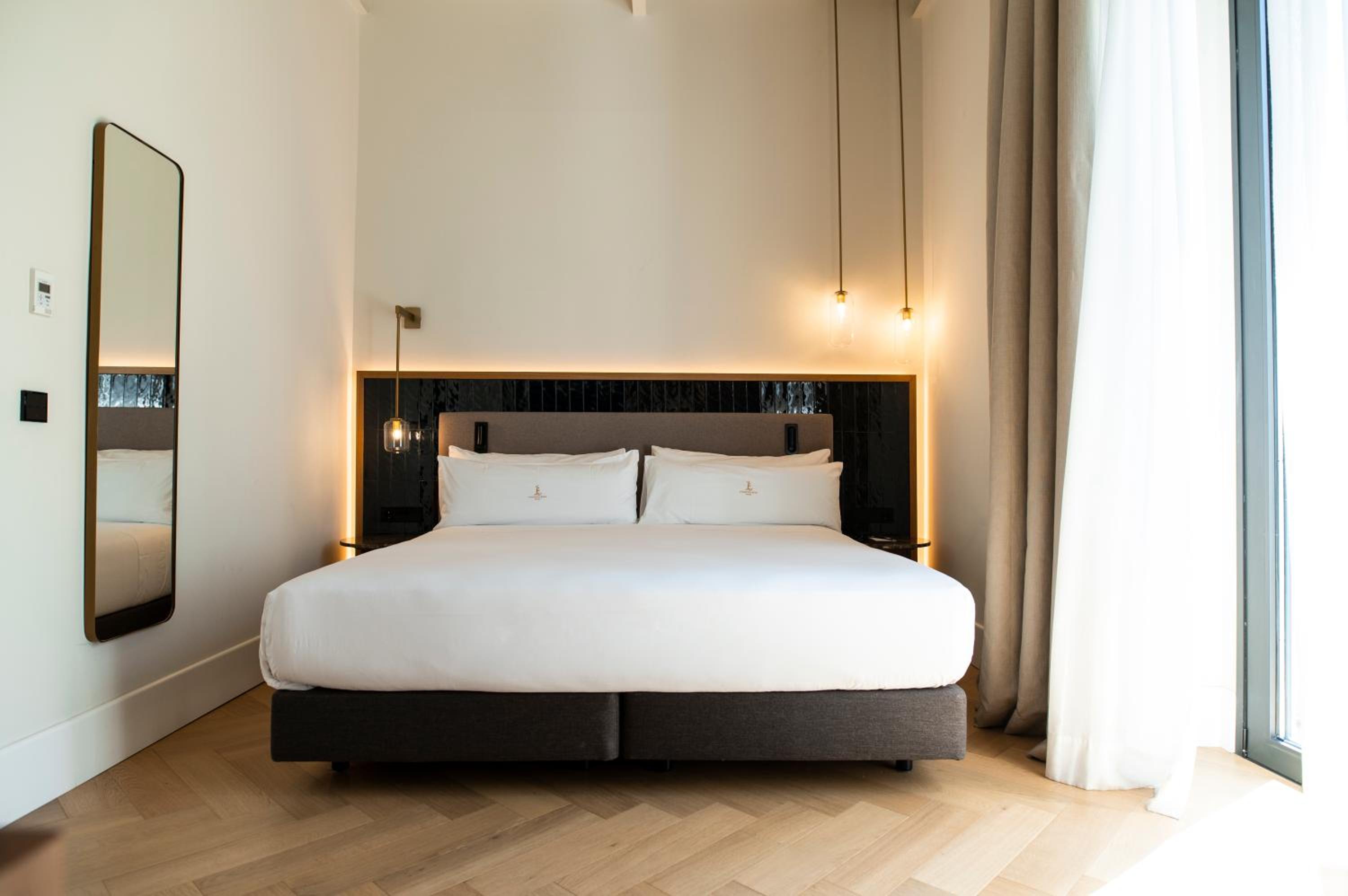 Superior Double or Twin Room - Photo 12