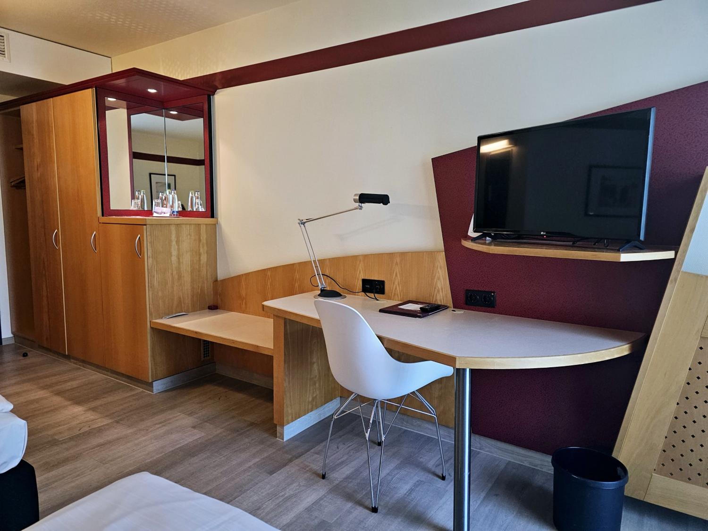 Basic Triple Room
