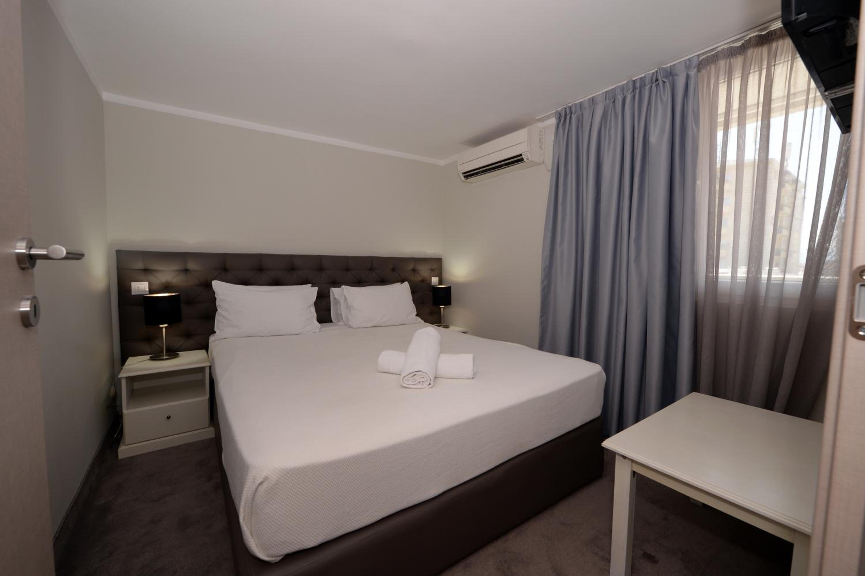One-Bedroom Apartment with Balcony photo 1