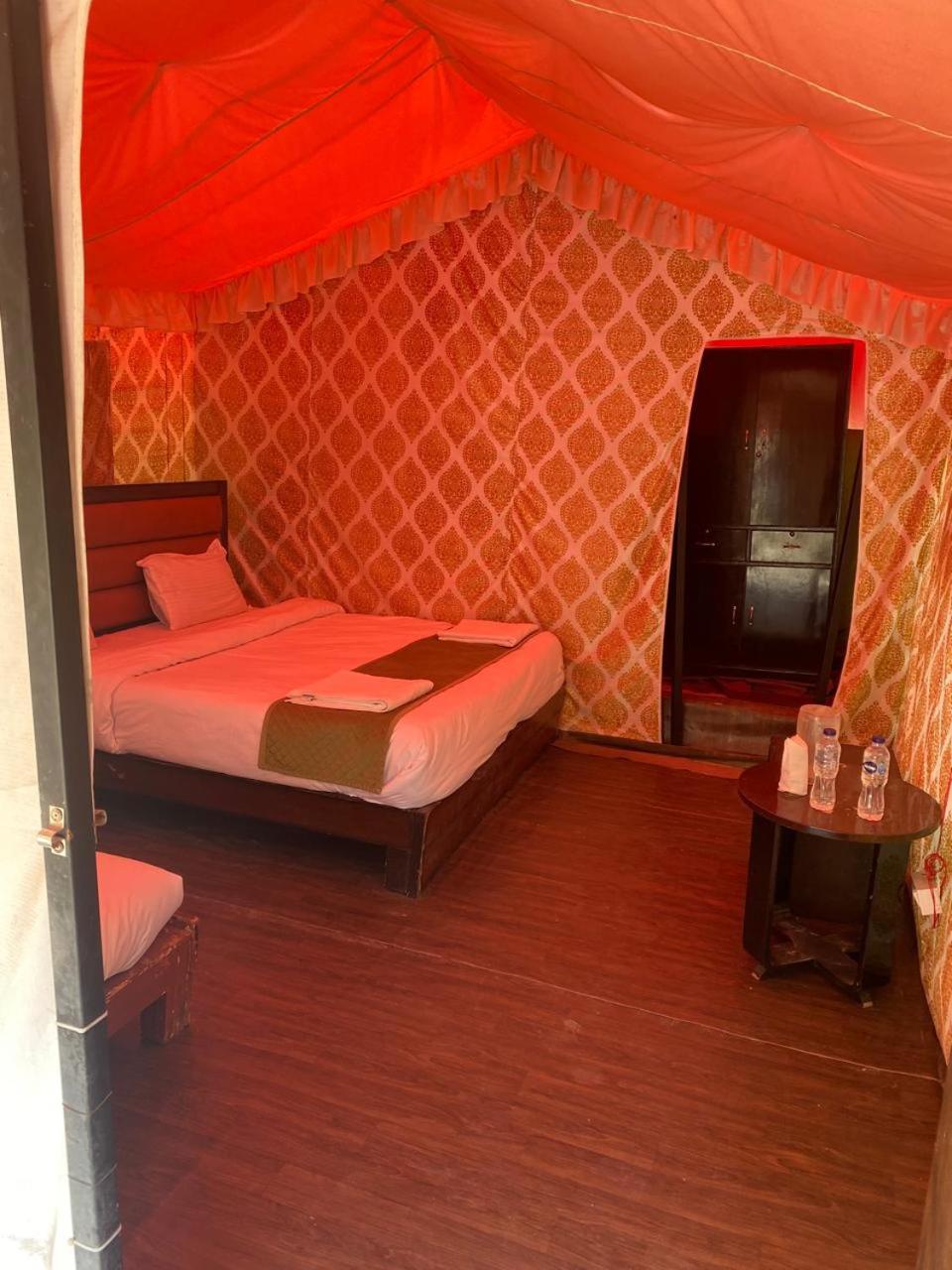 Tent - Photo 1