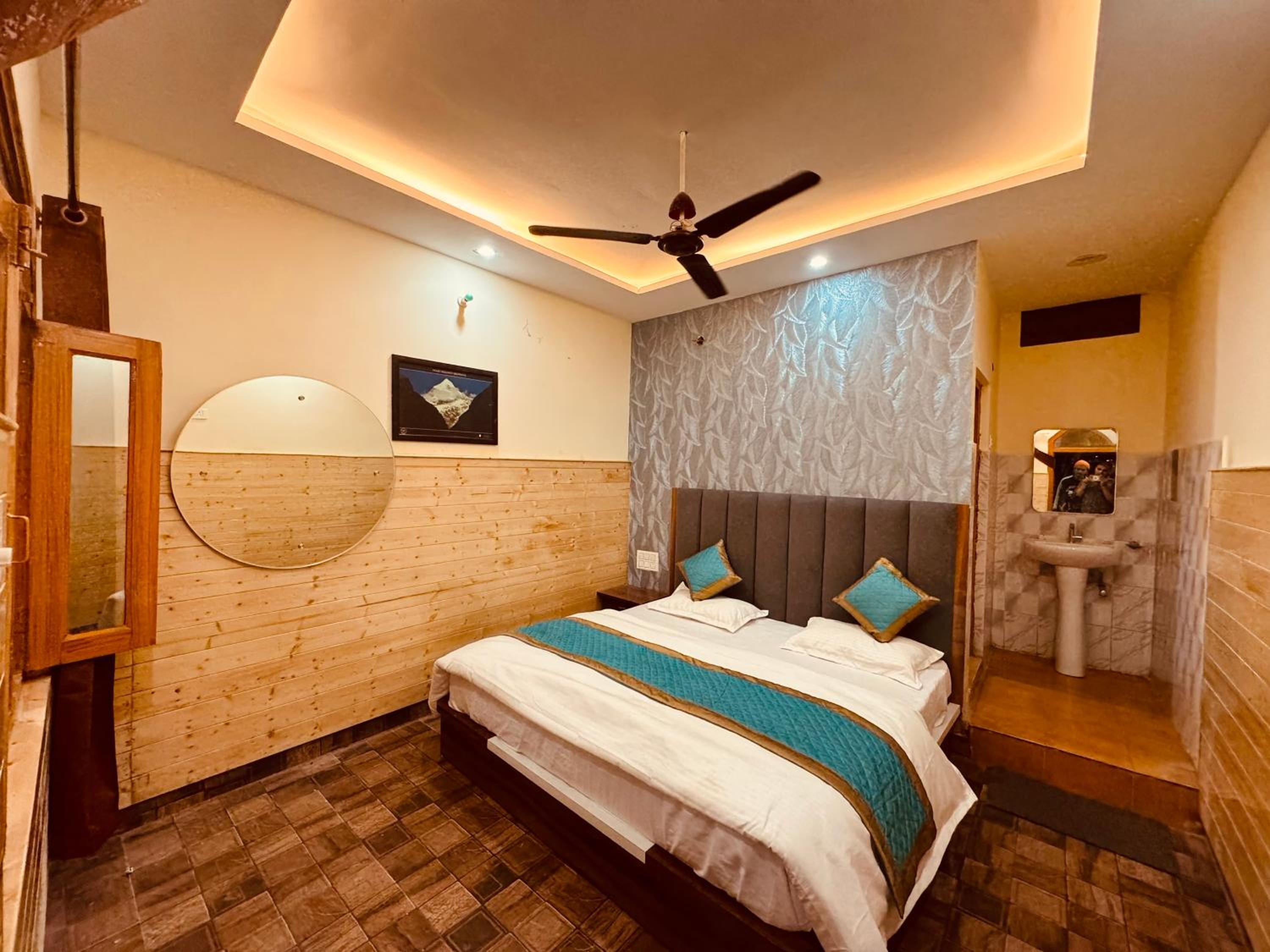 Deluxe Double Room - Photo 1
