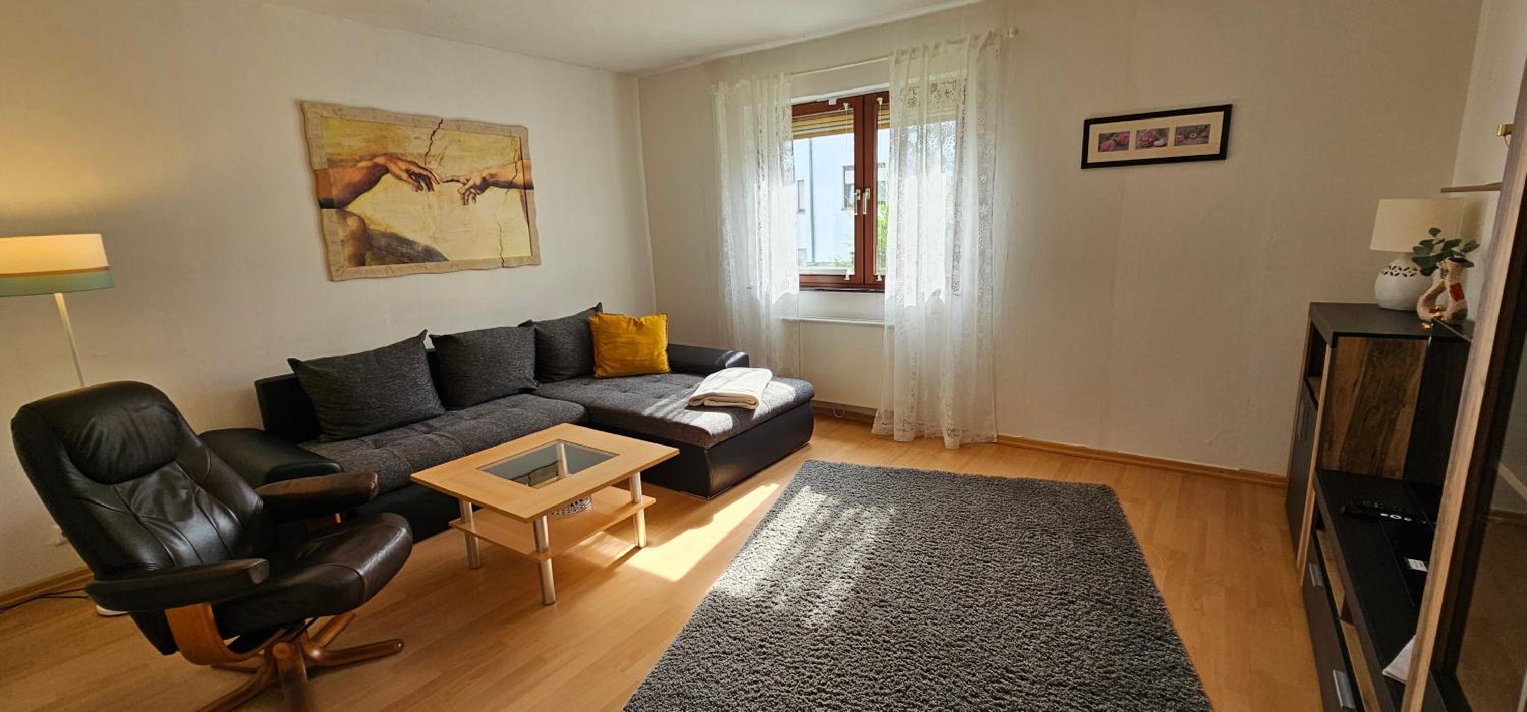 One-Bedroom Apartment photo 1