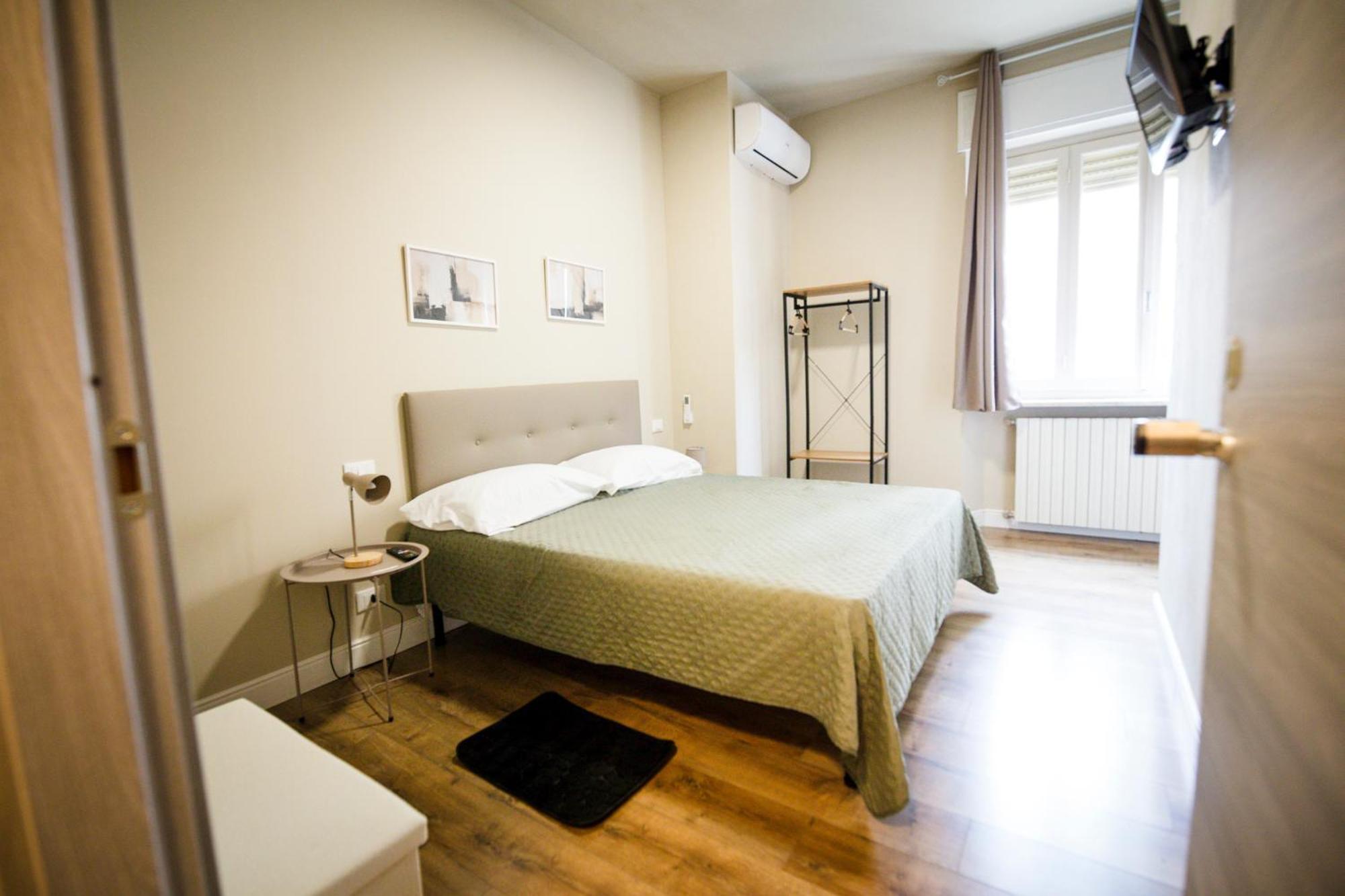Double Room with Private Bathroom photo 1