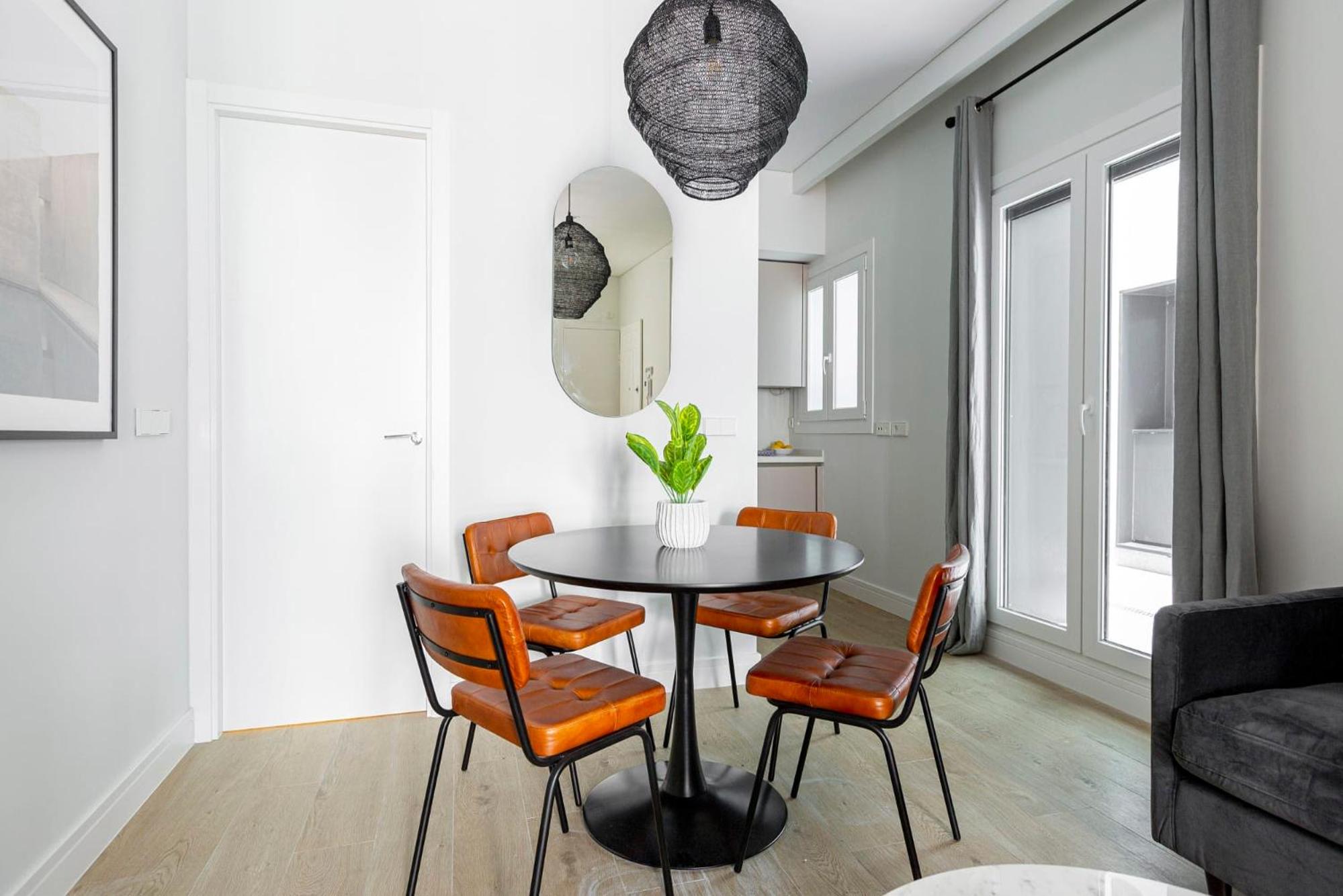 Two-Room Apartment - Ground Floor photo 2