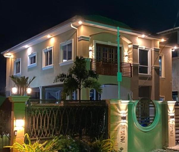 Three-Bedroom Villa photo 1