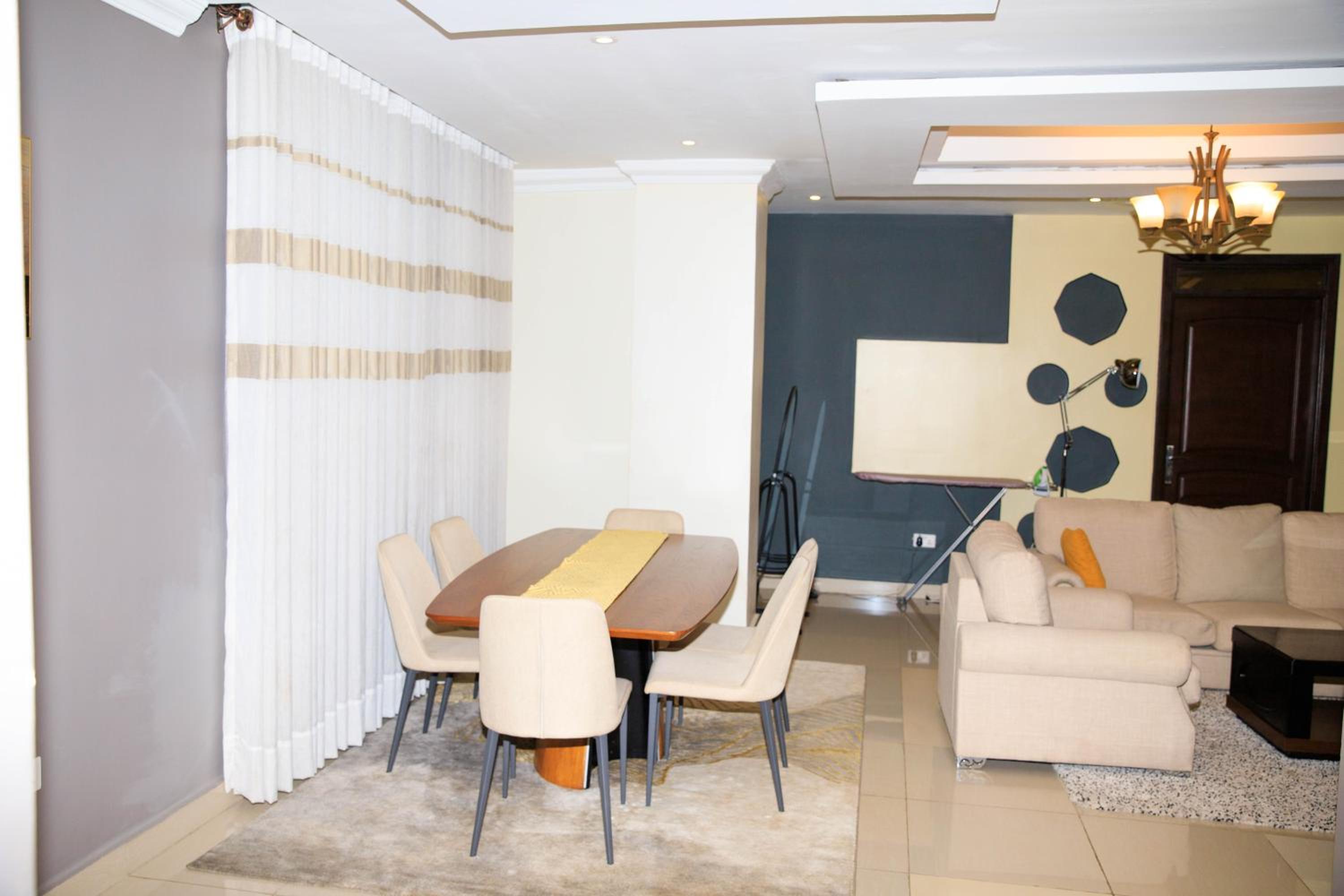 Three-Bedroom Apartment with View photo 2