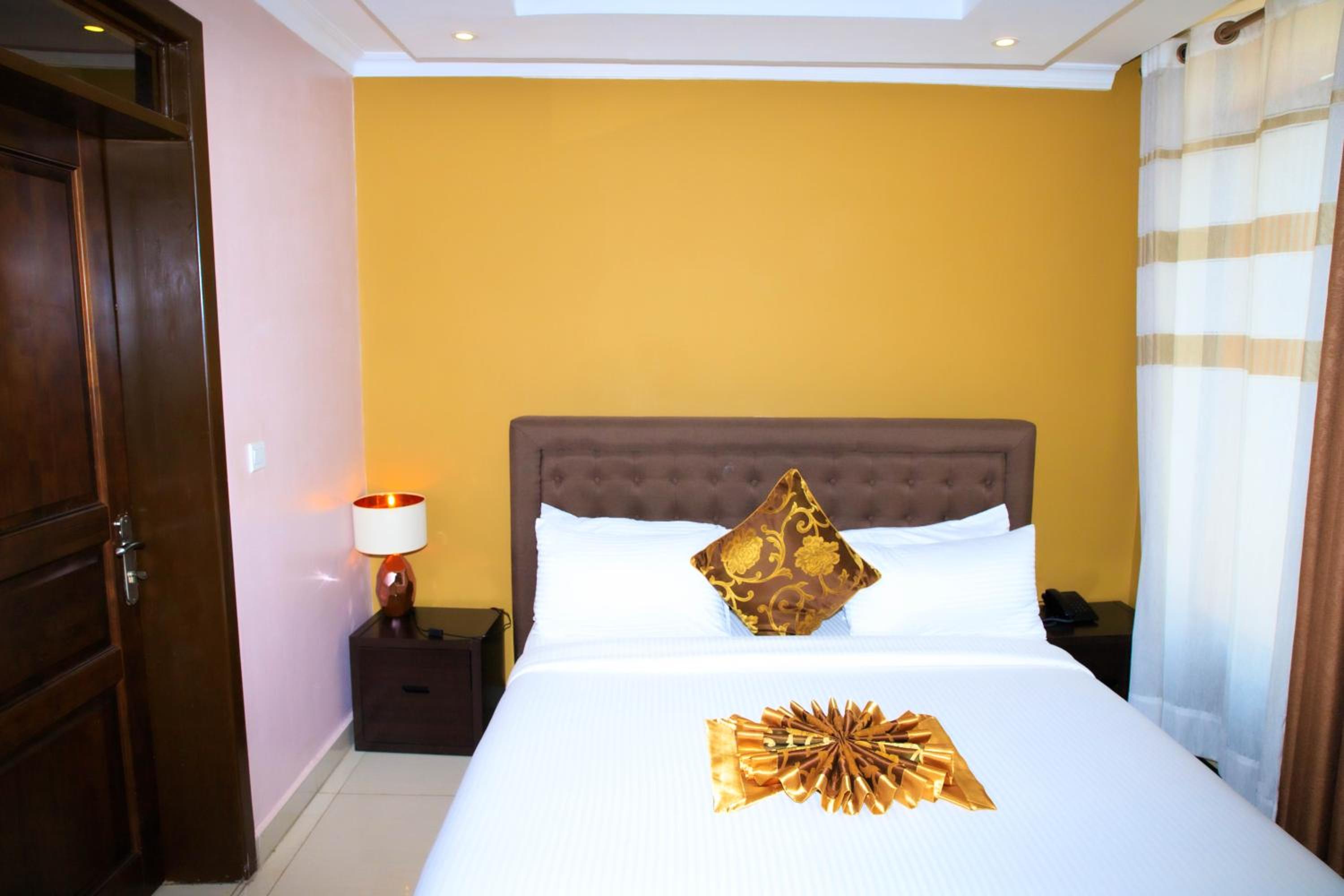Two-Bedroom Apartment with Balcony photo 3
