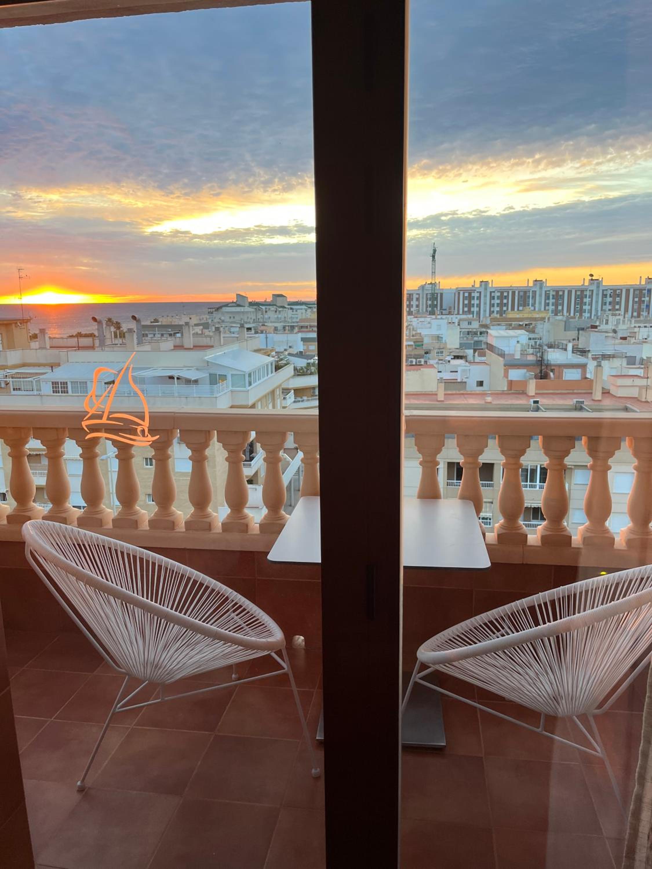 Double Room with Sea View - Photo 6