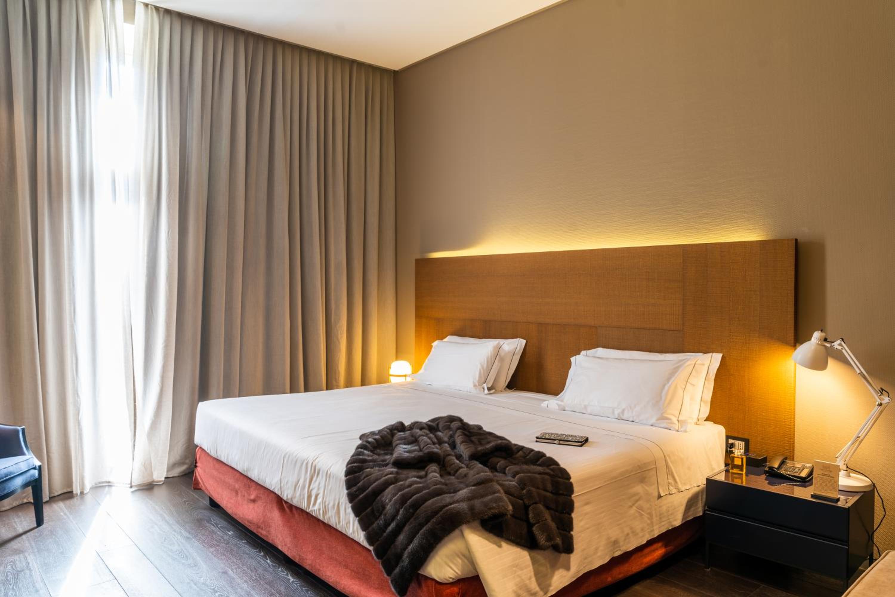 Suite - Photo 2