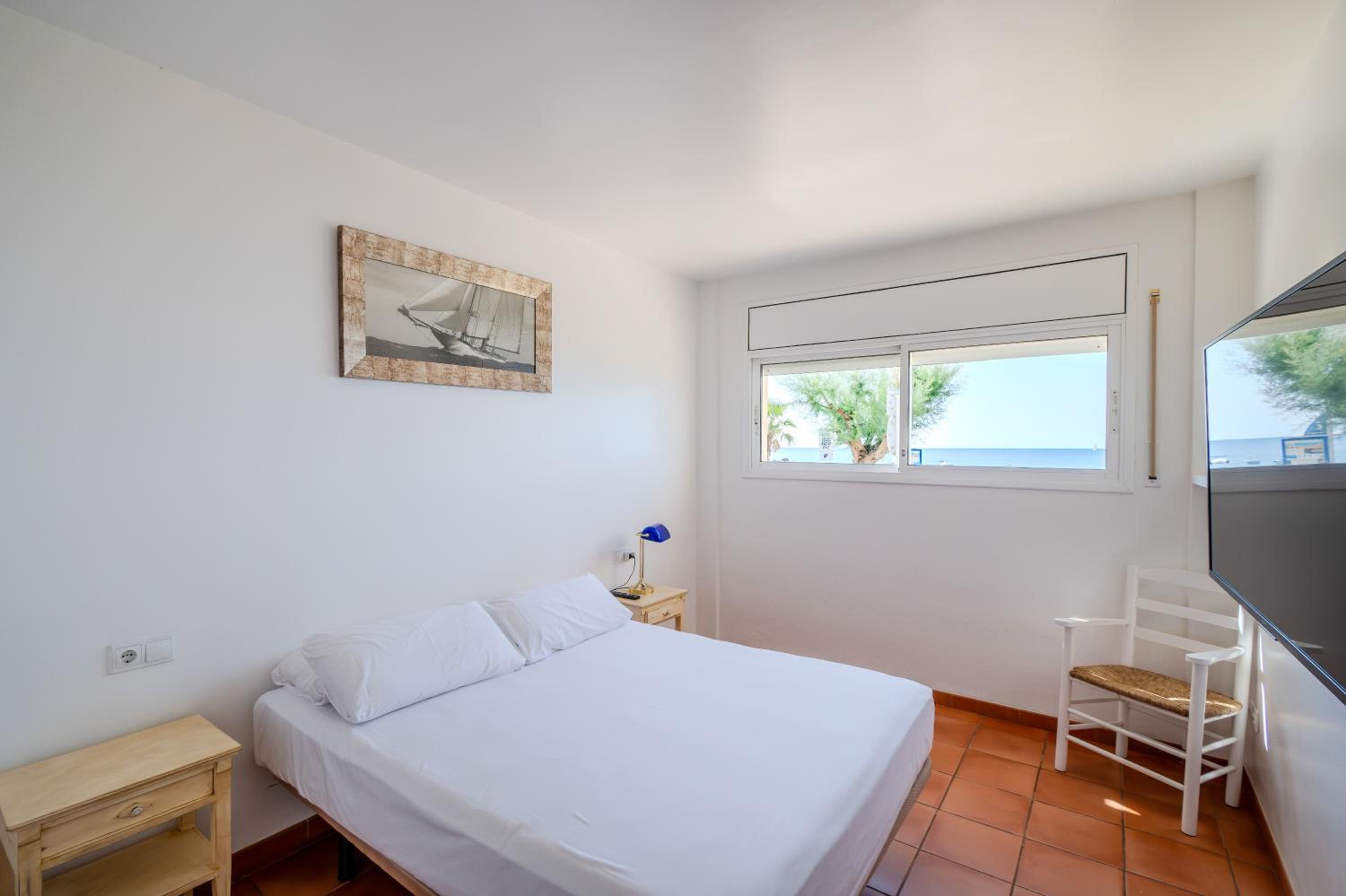 Apartamento de tres habitaciones con vista al mar