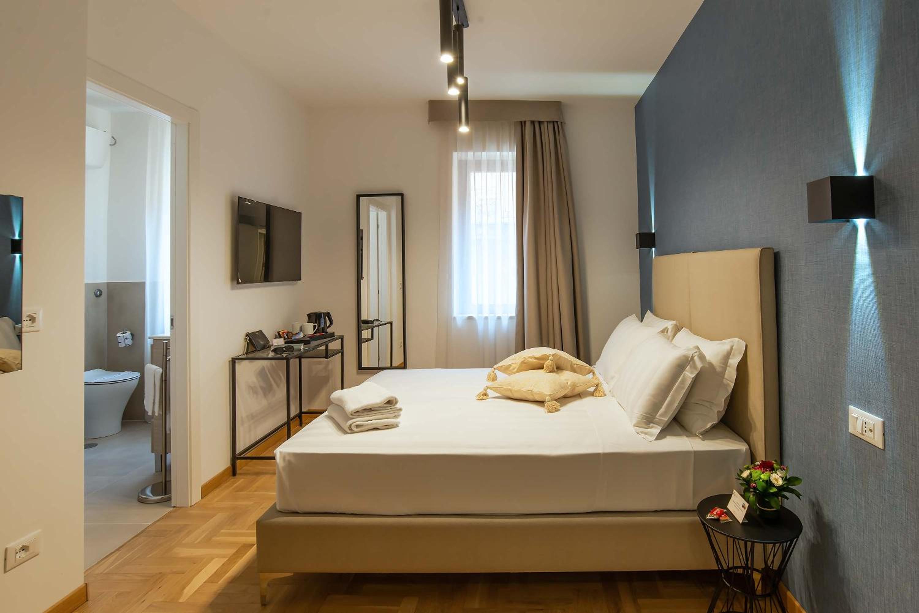Large Single Room photo 3