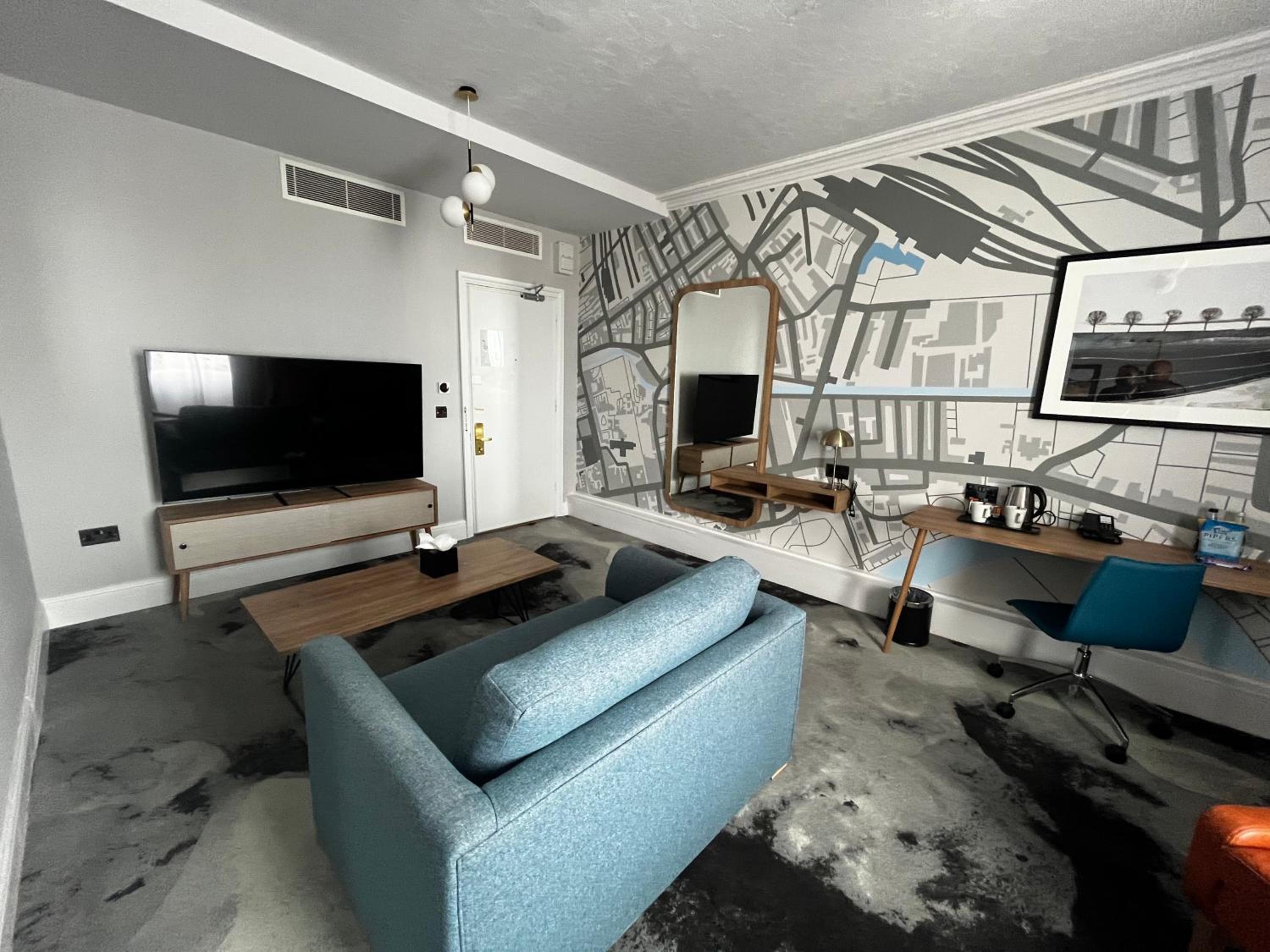 Junior King Suite - Photo 3