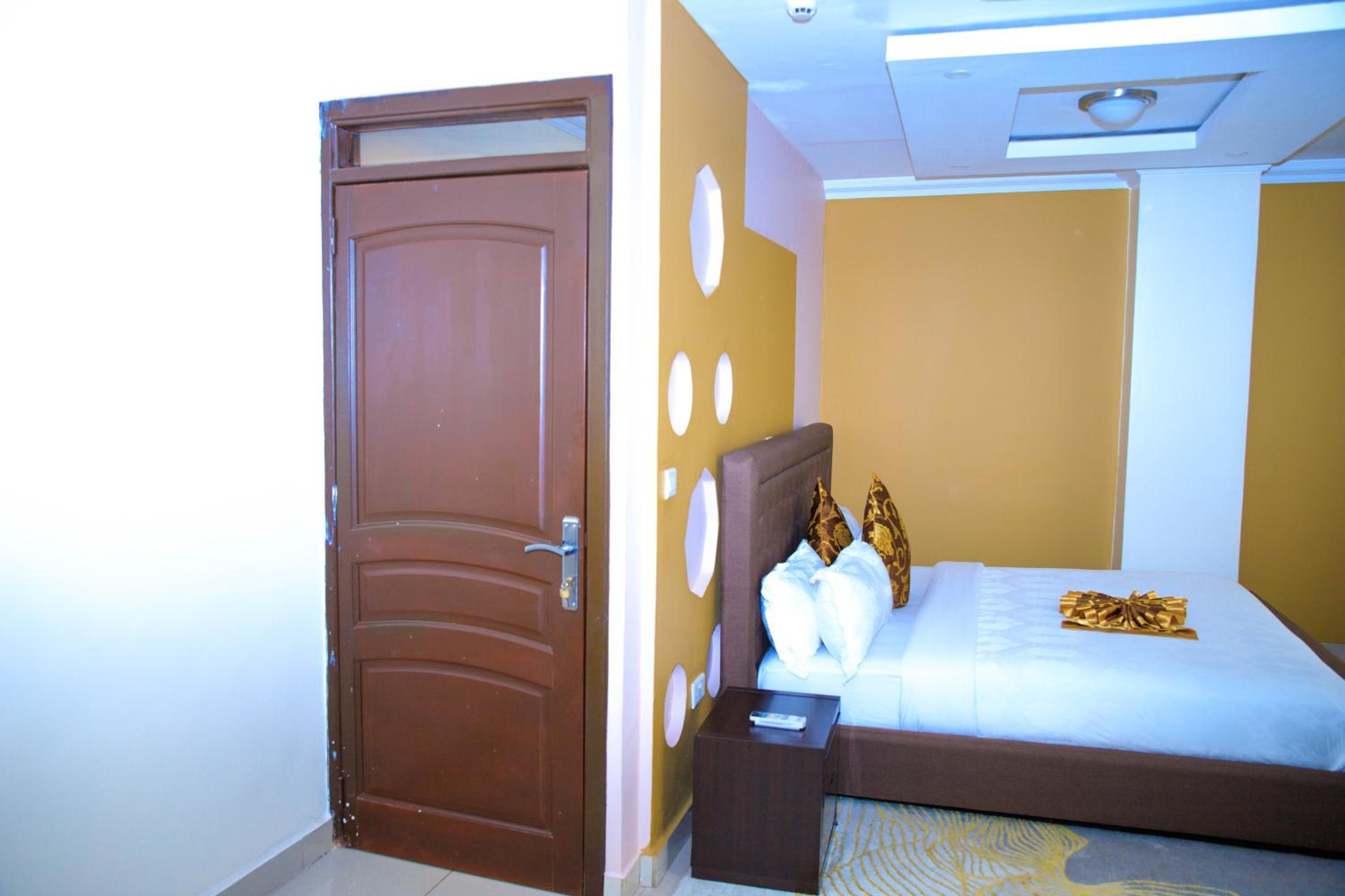 Two-Bedroom Apartment with City View photo 3