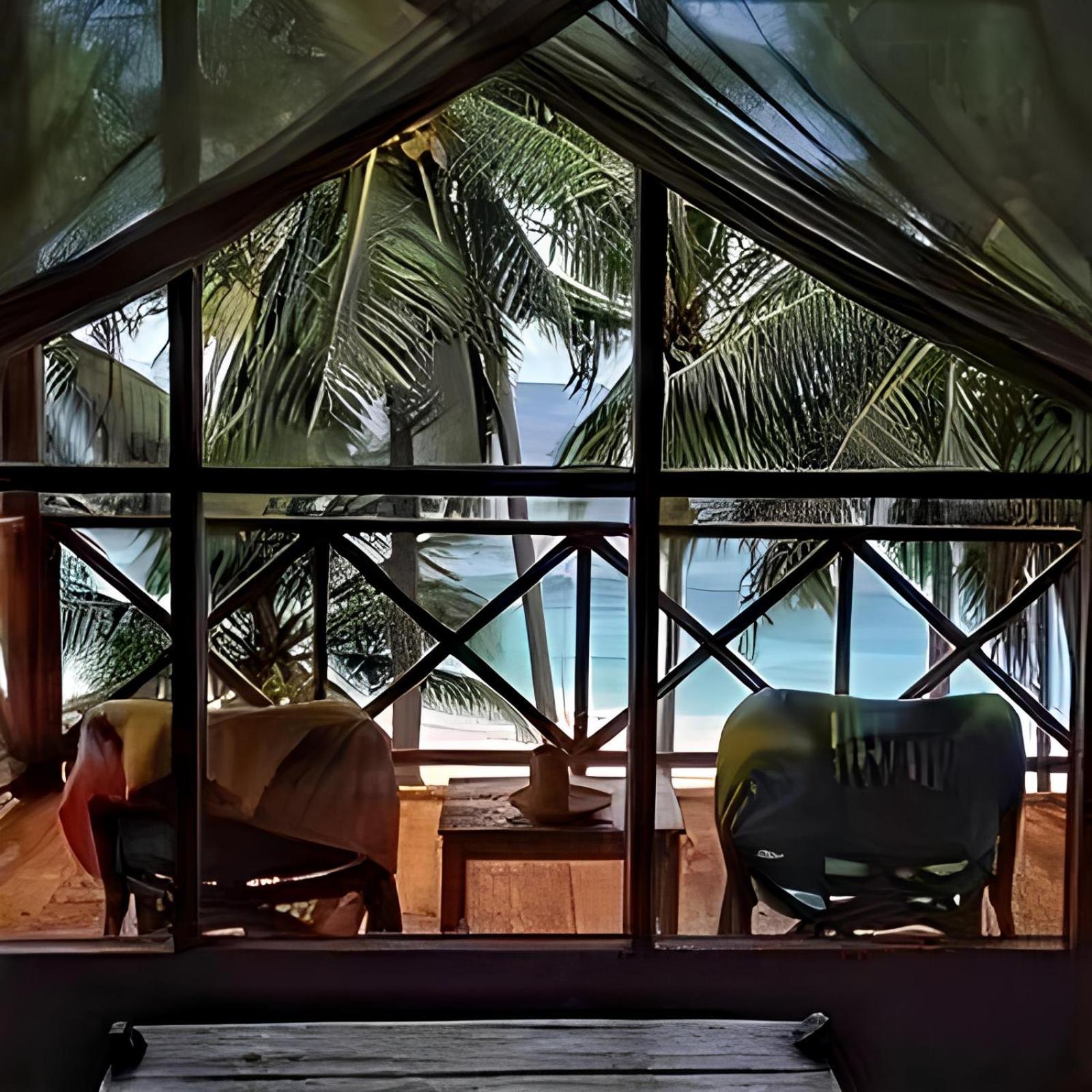 Double Room with Balcony and Sea View - Photo 7