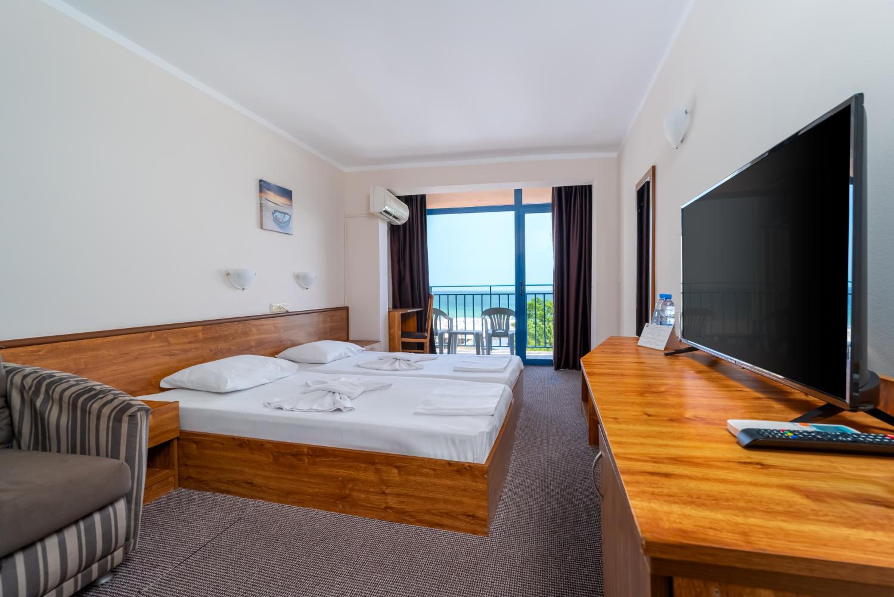 Twin Room with Balcony and Sea View photo 1