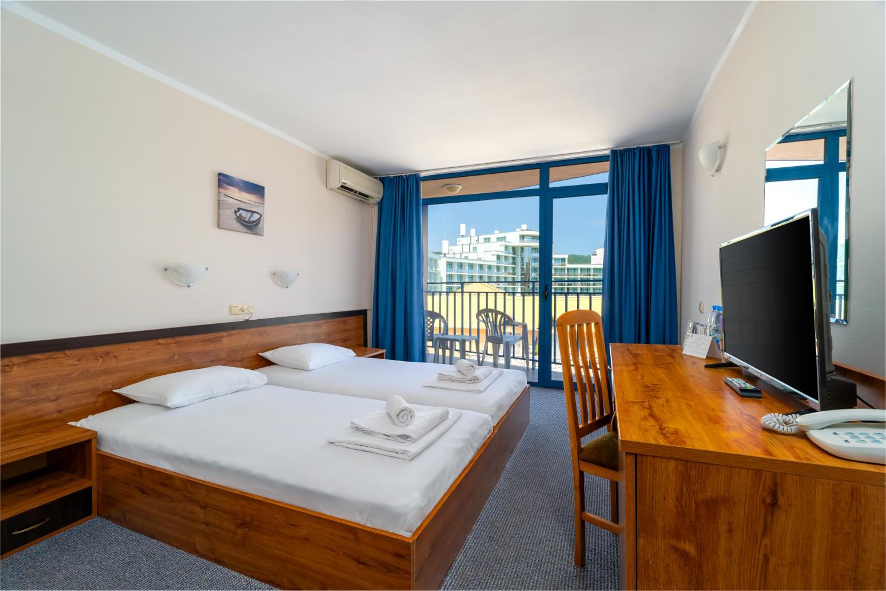 Standard Twin Room with Balcony photo 1
