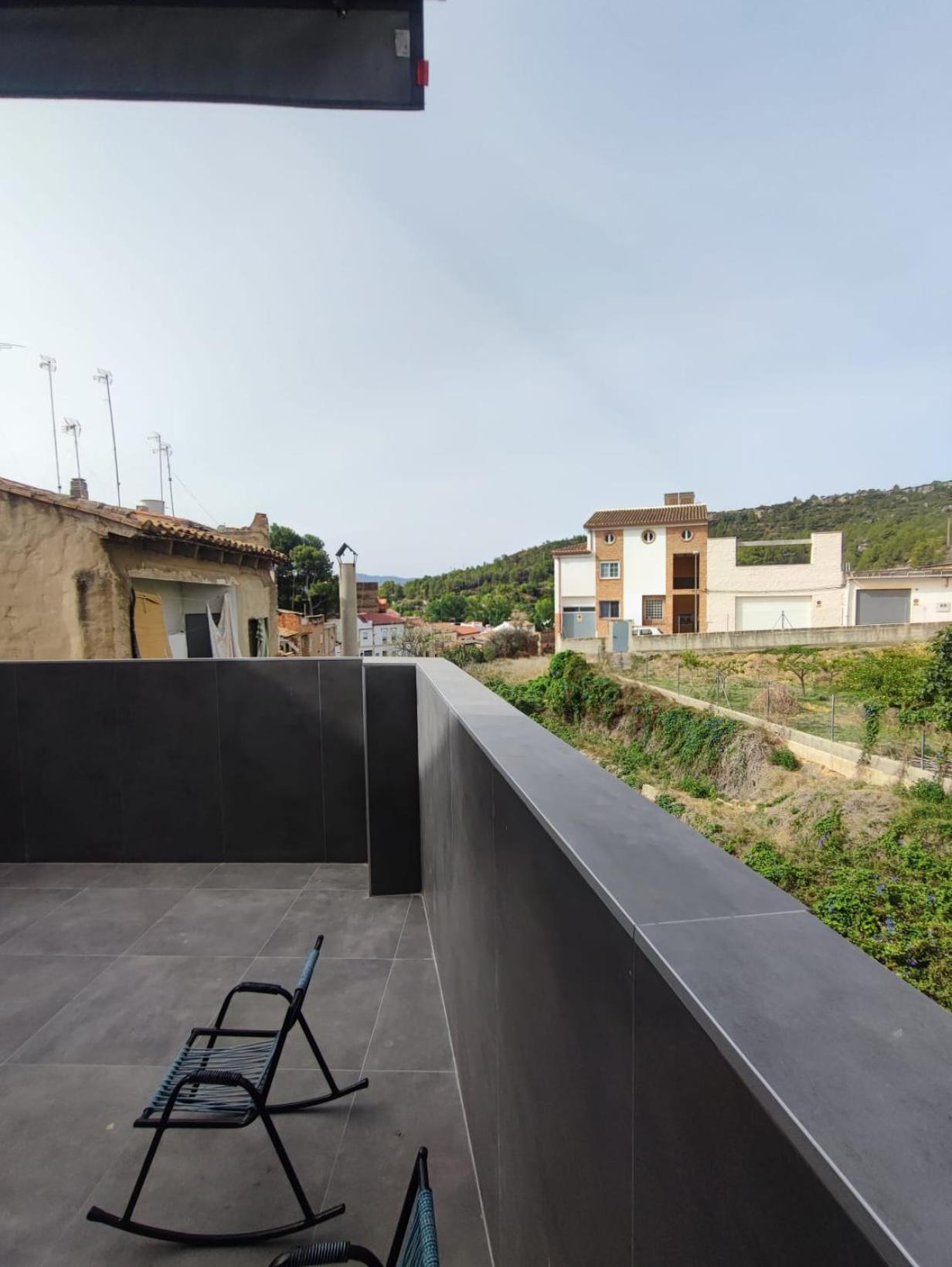 Four-Bedroom Apartment with Balcony photo 2