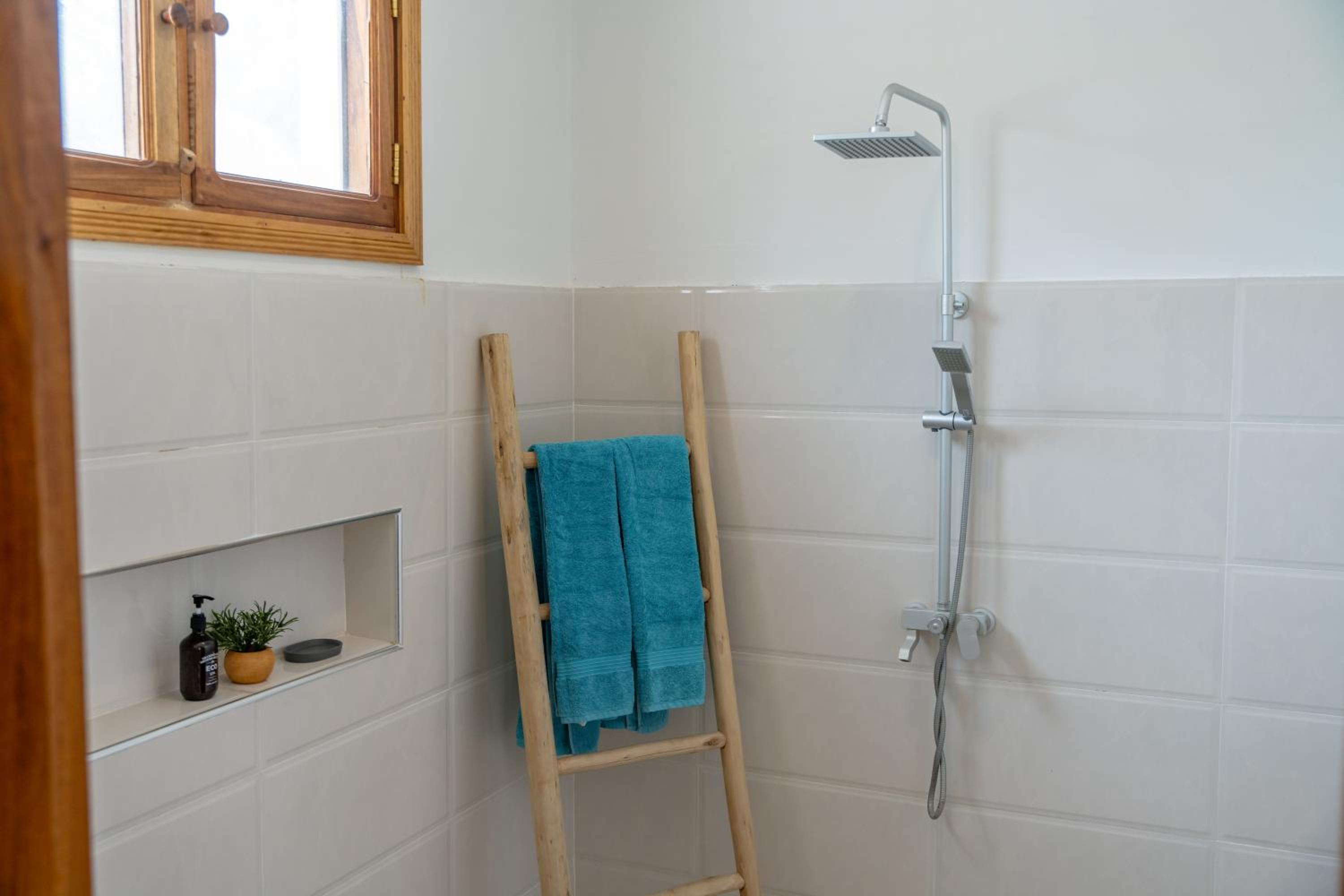 Junior Suite with Private Pool - Photo 13