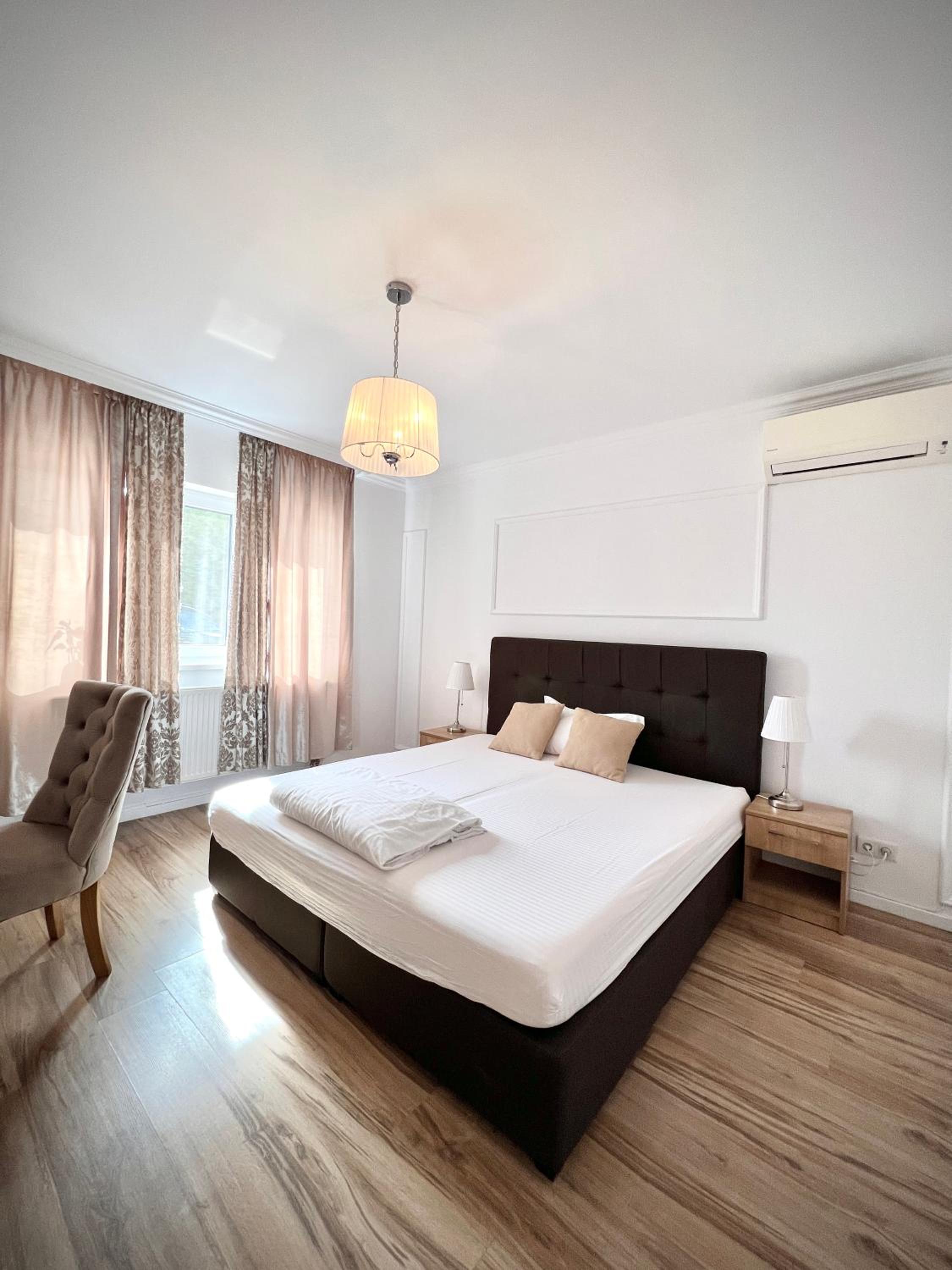 Deluxe Room (2 Adults + 1 Child) photo 1