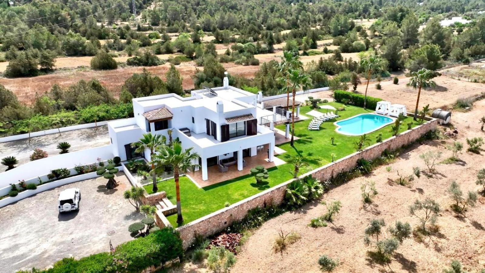 Villa with Sea View photo 2