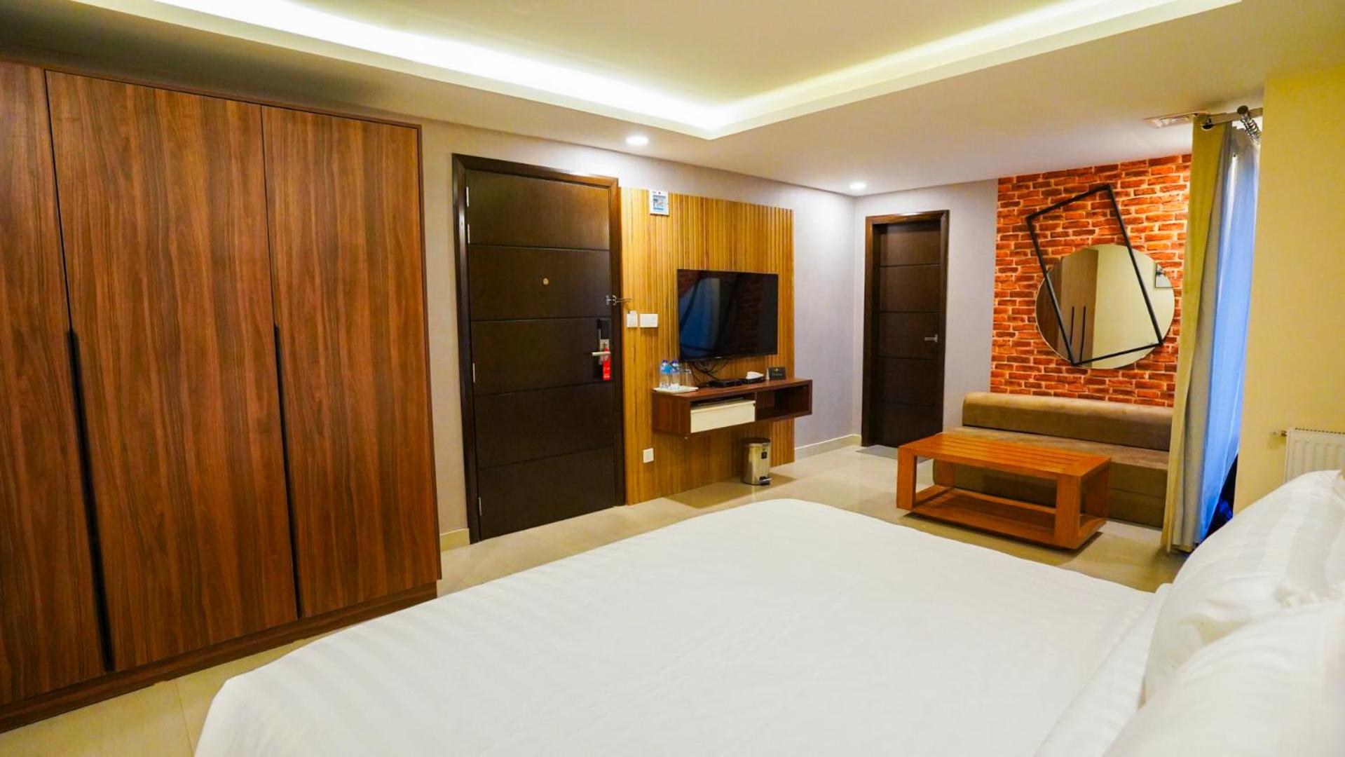 Queen Room - Photo 2