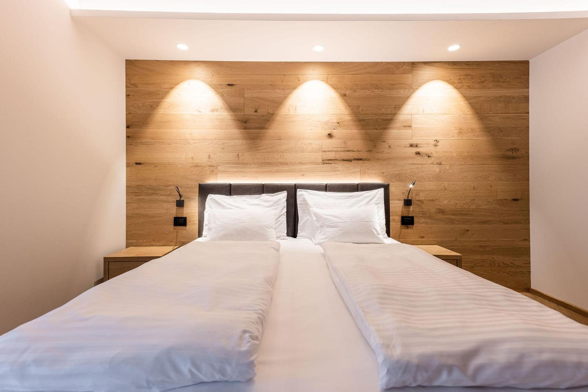 Double or Twin Room with Mountain View