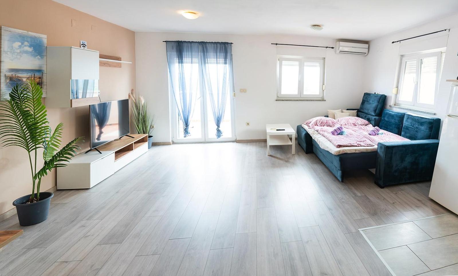 Apartment photo 1