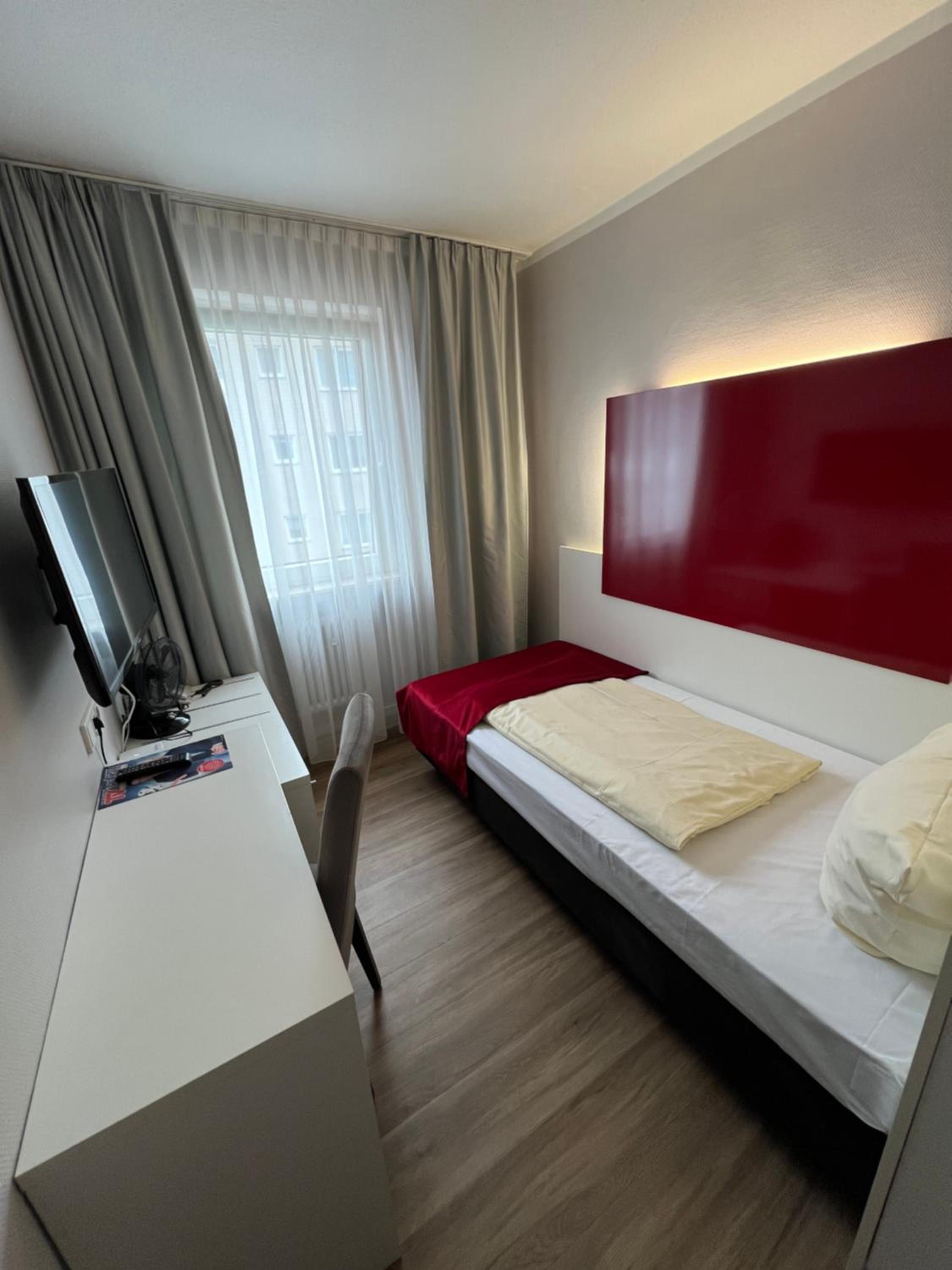 Single Room photo 2