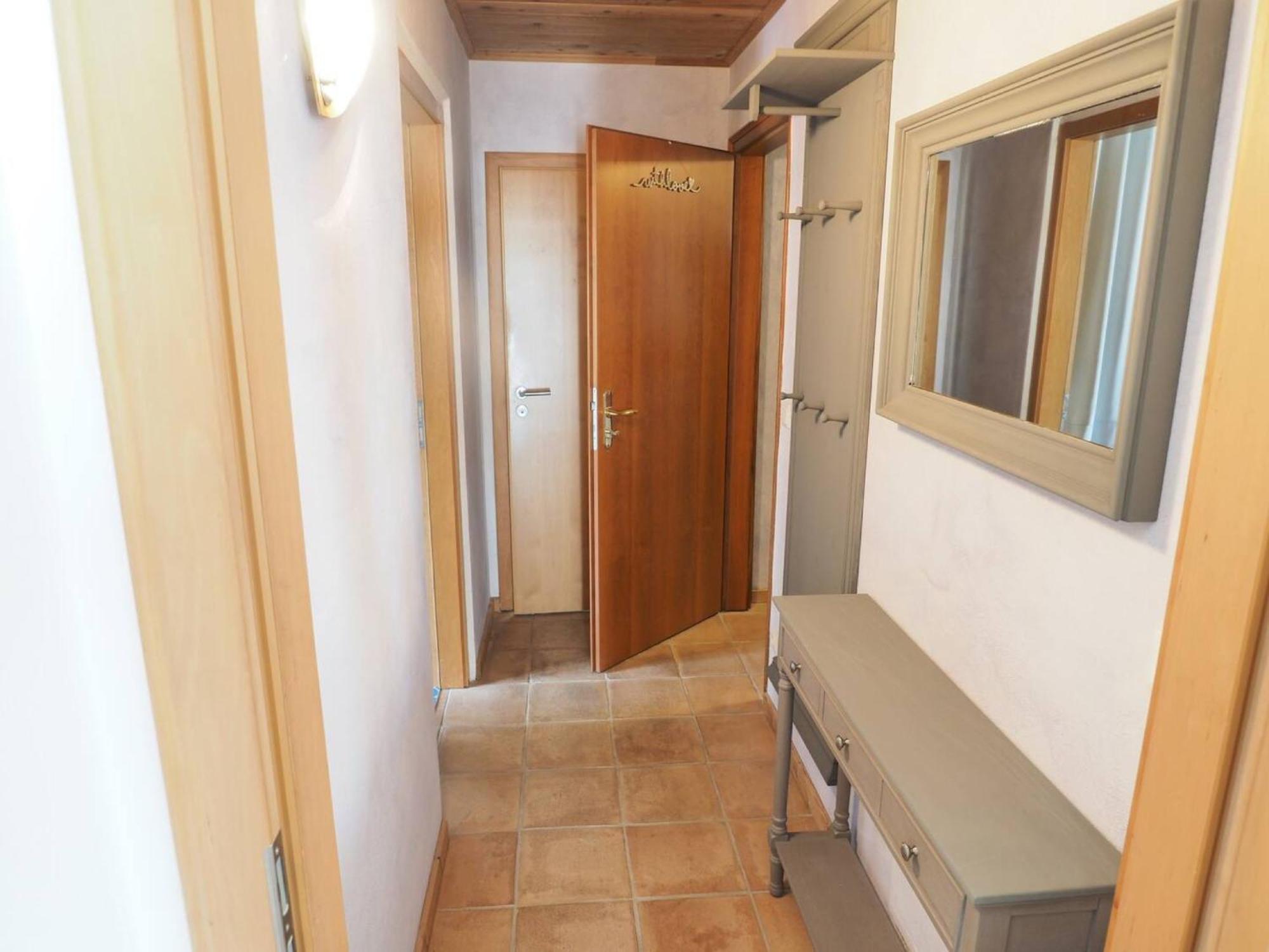 Two-Bedroom Deluxe Apartment with Garden View photo 3