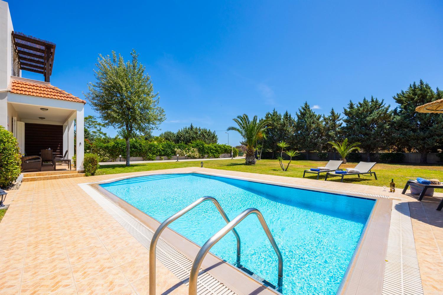 Three-Bedroom Villa photo 2