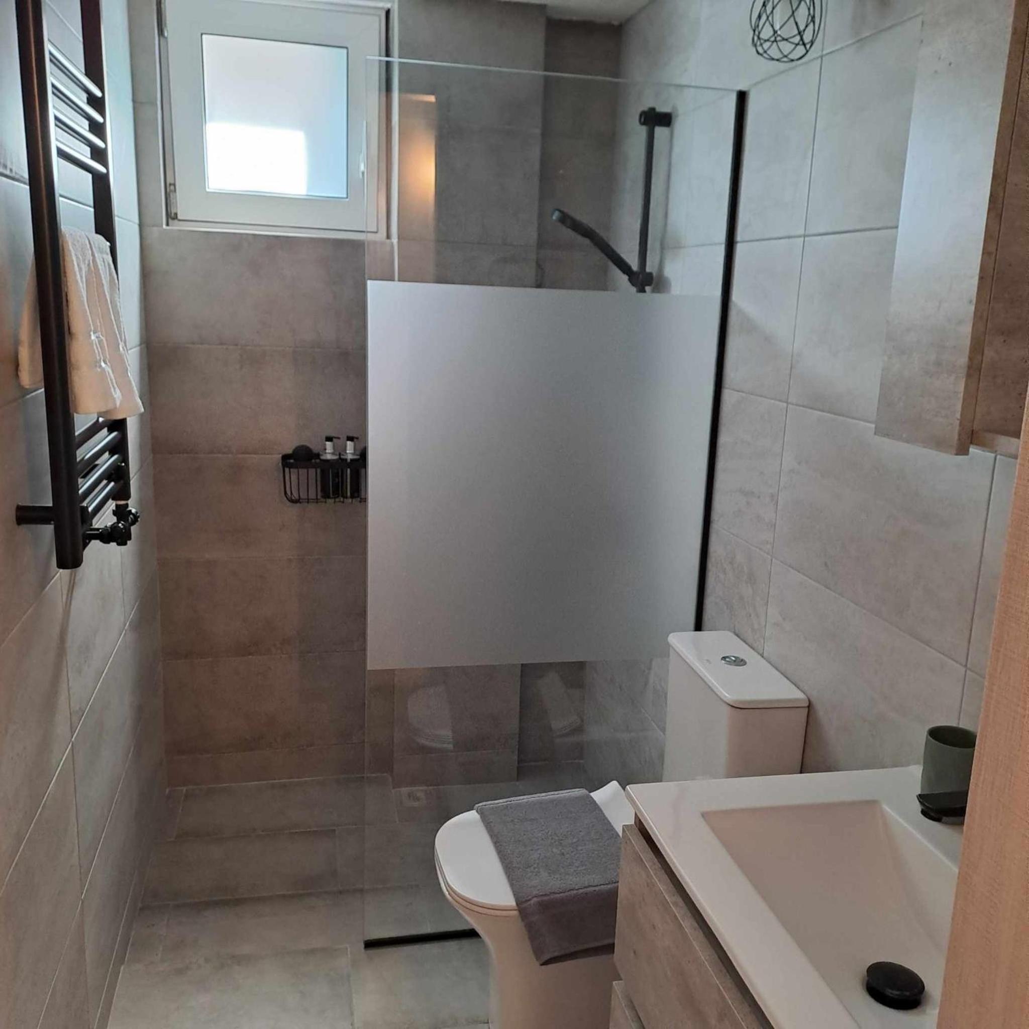 One-Bedroom Apartment with Balcony photo 2