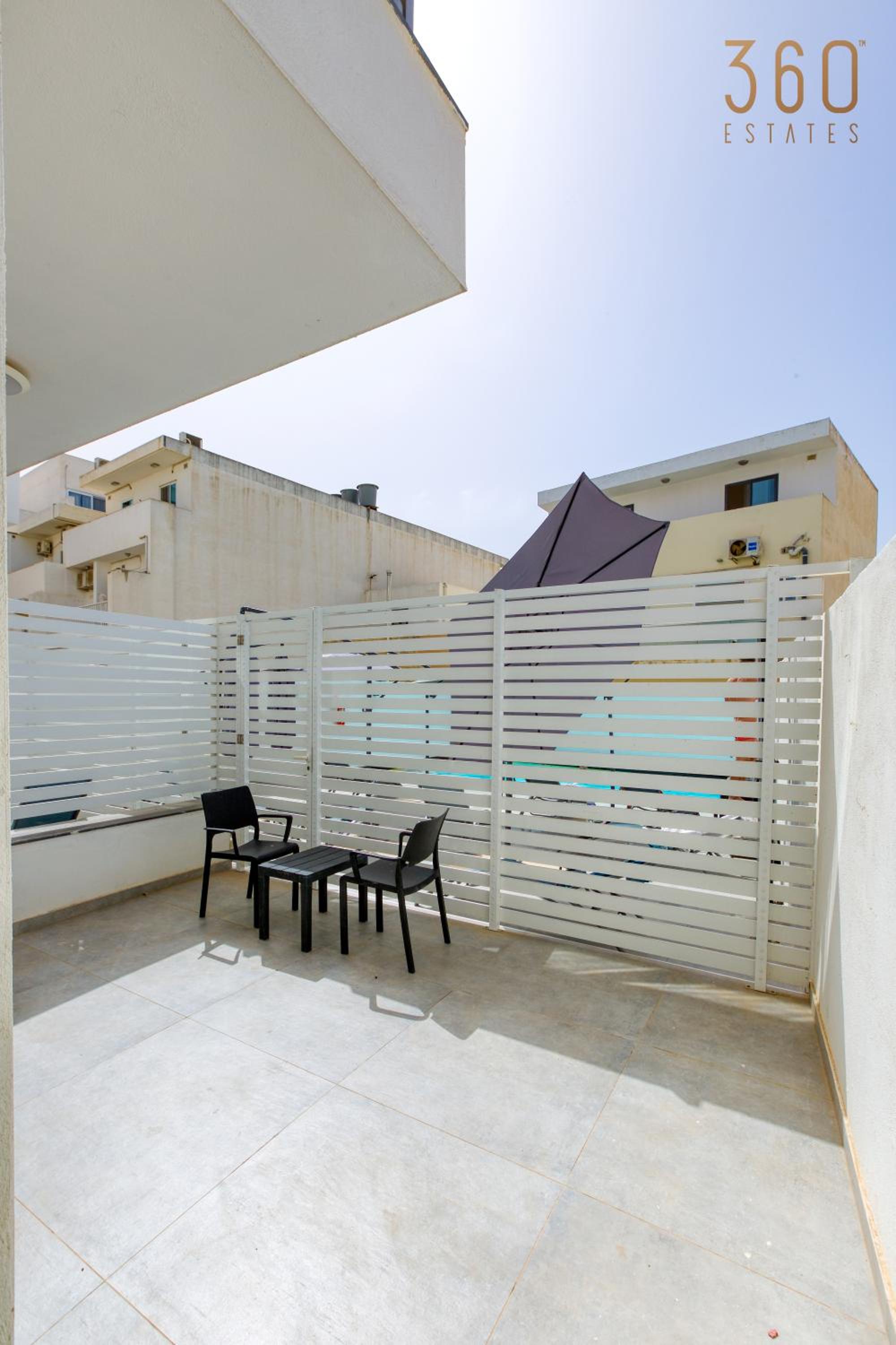 Apartment with Terrace photo 3